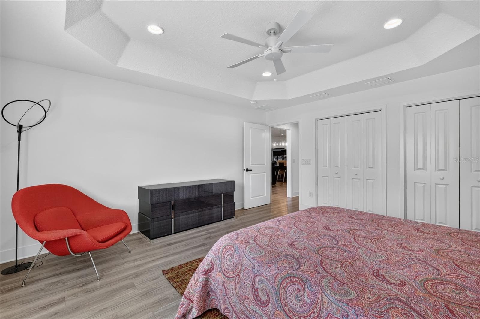 Front guest bedroom with double closets - 2741 DUNHAM DR, THE VILLAGES
