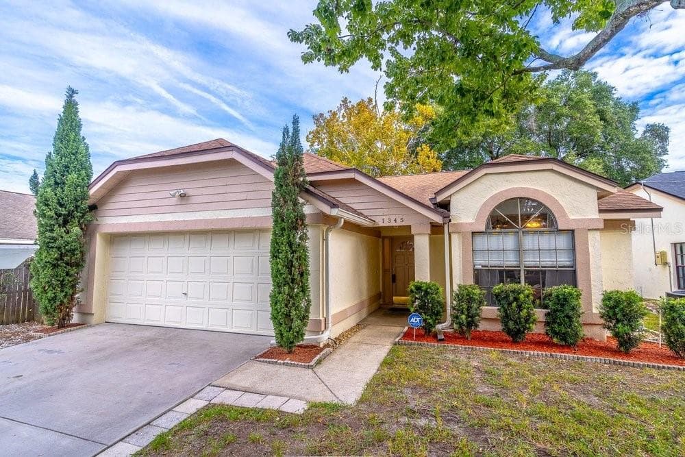 Single Family Residence at 1345 TINDARO DR, APOPKA, photo 3 of 51
