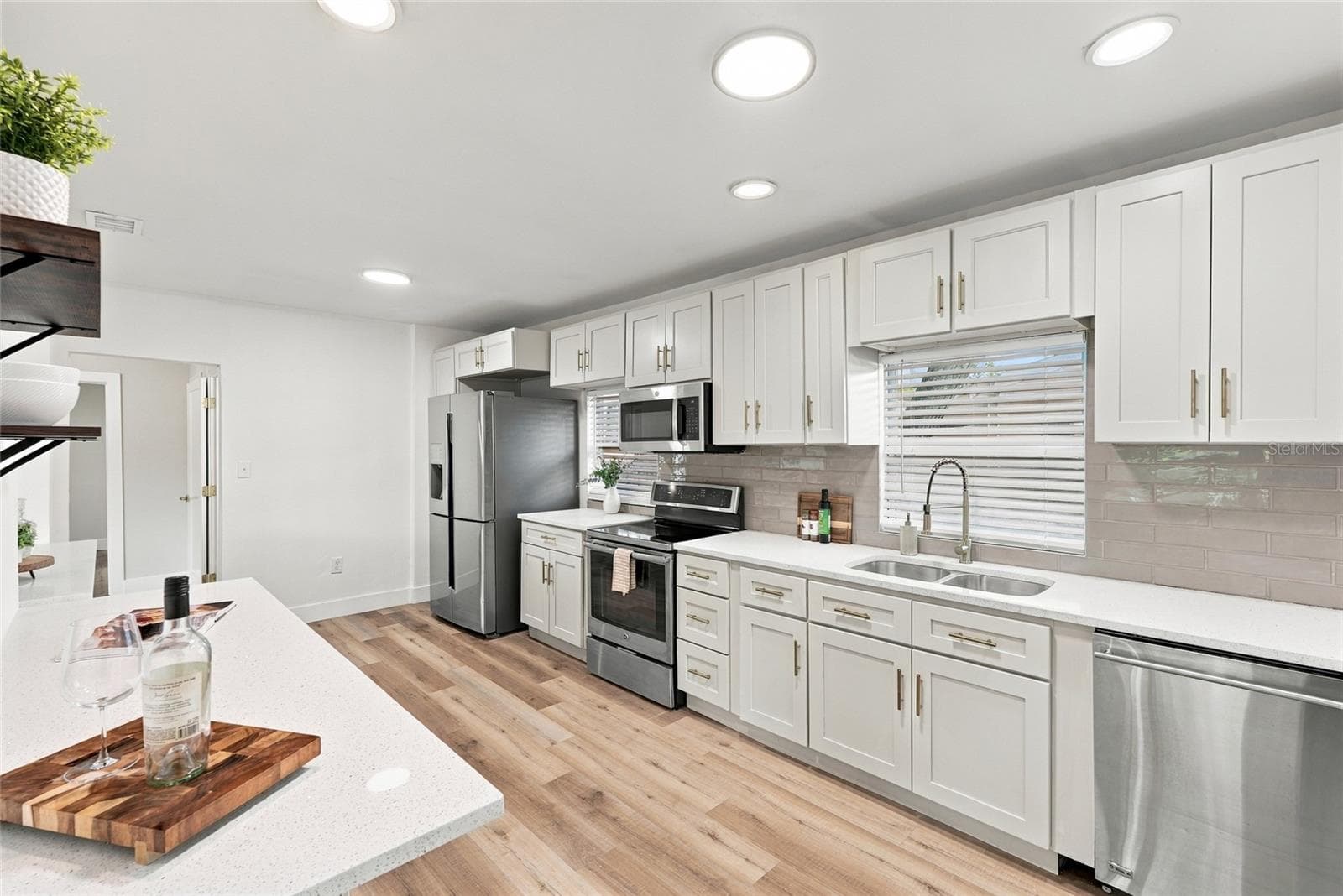 Kitchen - 8474 TOBAY RD N, ST PETERSBURG