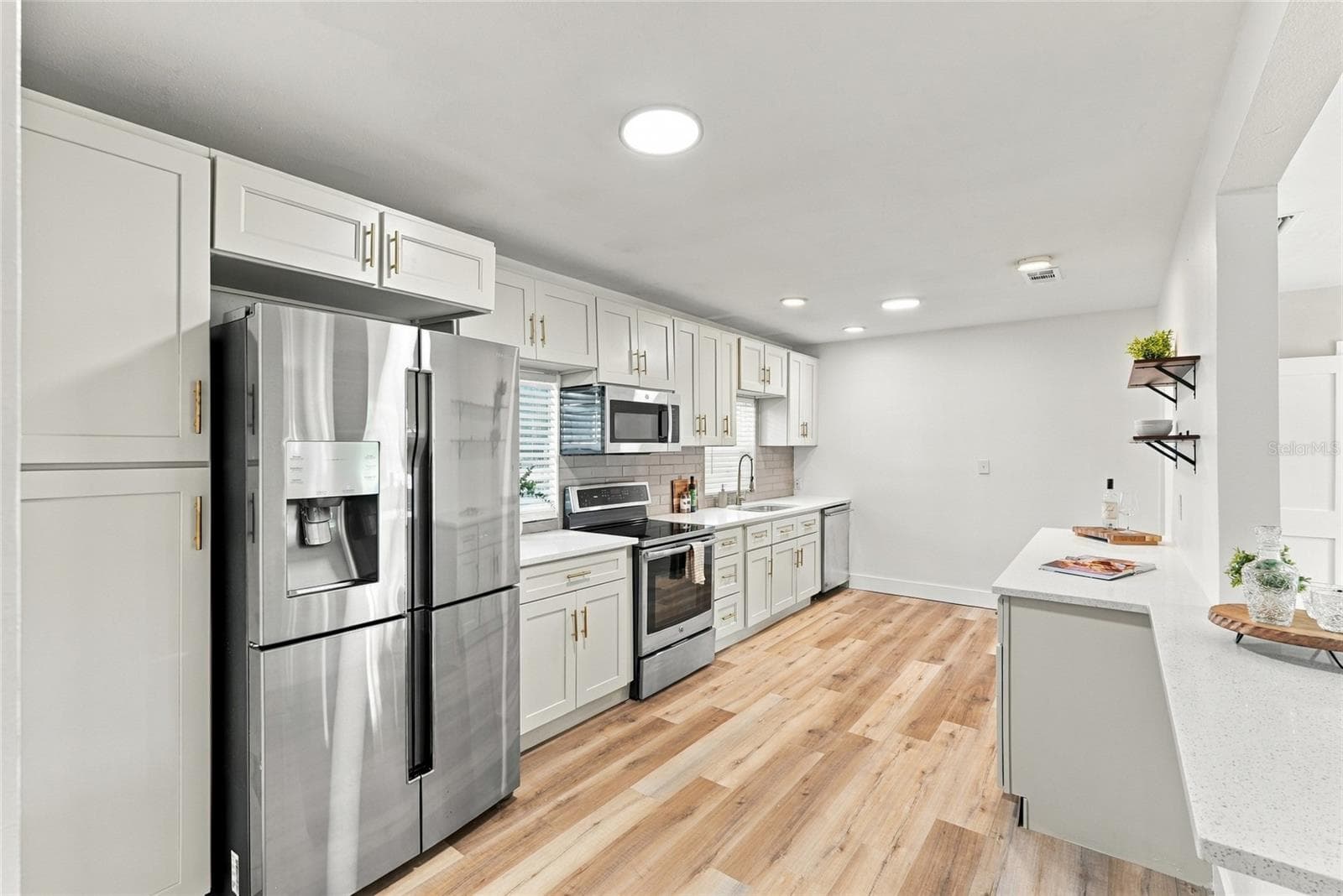 Kitchen - 8474 TOBAY RD N, ST PETERSBURG