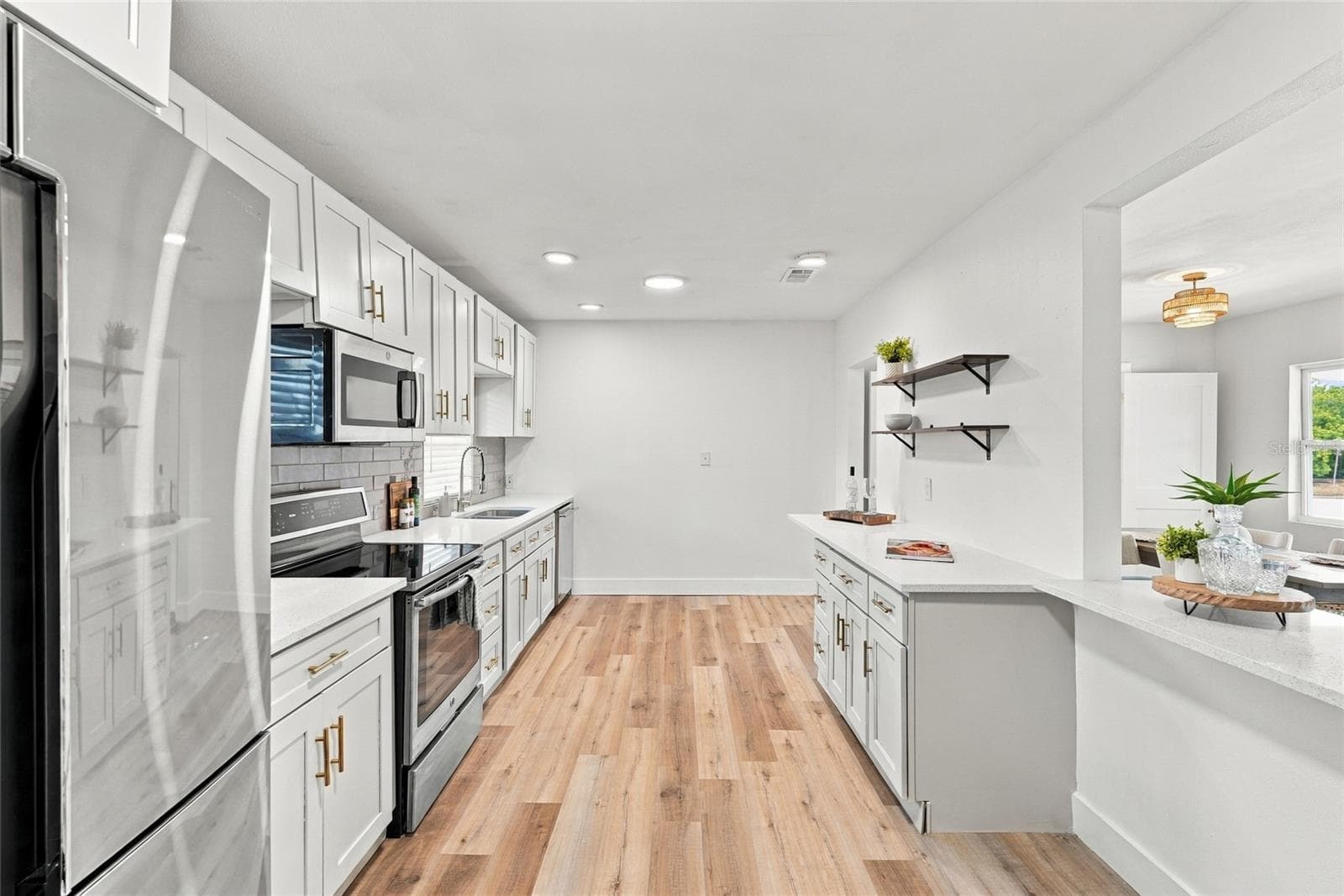 Kitchen - 8474 TOBAY RD N, ST PETERSBURG