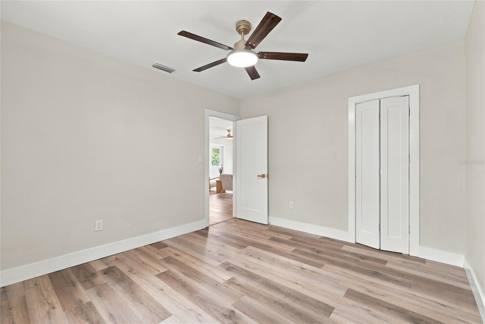 Guest Room 1 - 8474 TOBAY RD N, ST PETERSBURG