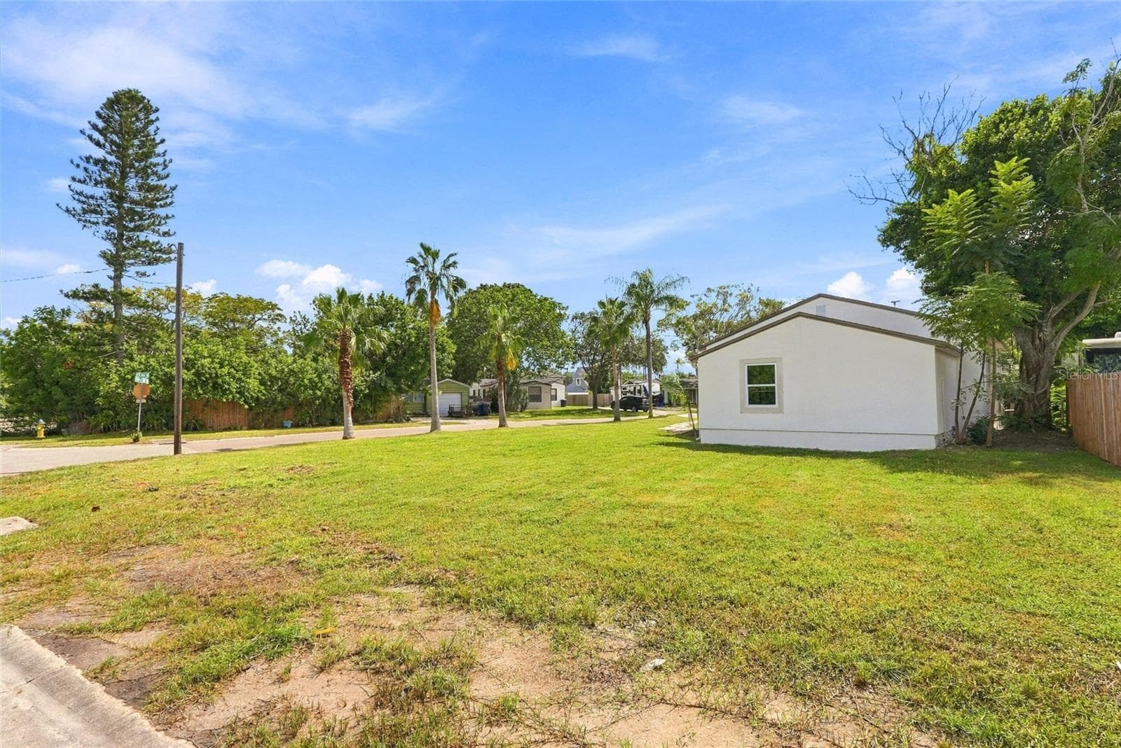 Side Yard / Corner Lot - 8474 TOBAY RD N, ST PETERSBURG