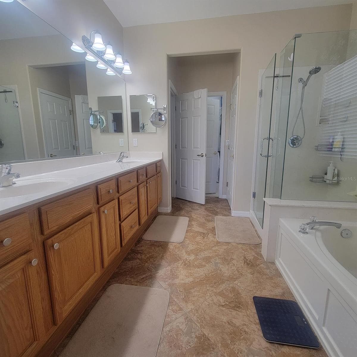 Single Family Residence at 9302 SE 120TH LOOP, SUMMERFIELD, photo 9 of 24