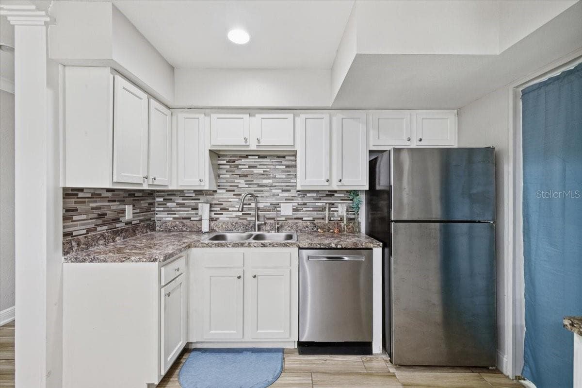 Single Family Residence at 1801 ORCHID CT, SUN CITY CENTER, photo 19 of 38