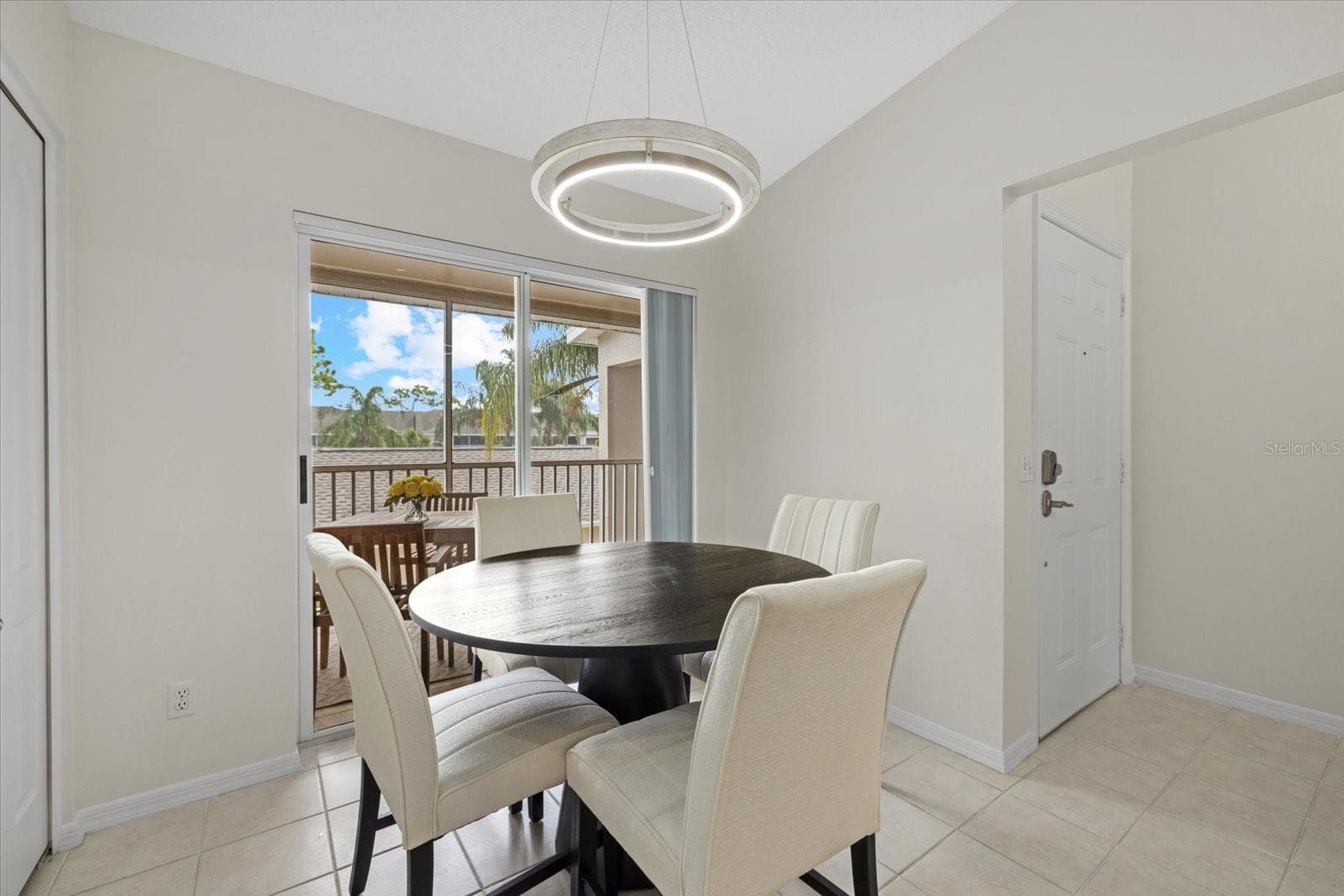 Sliders from Kitchen to the Front Screened Lanai - 9580 HIGH GATE DR #1822, SARASOTA