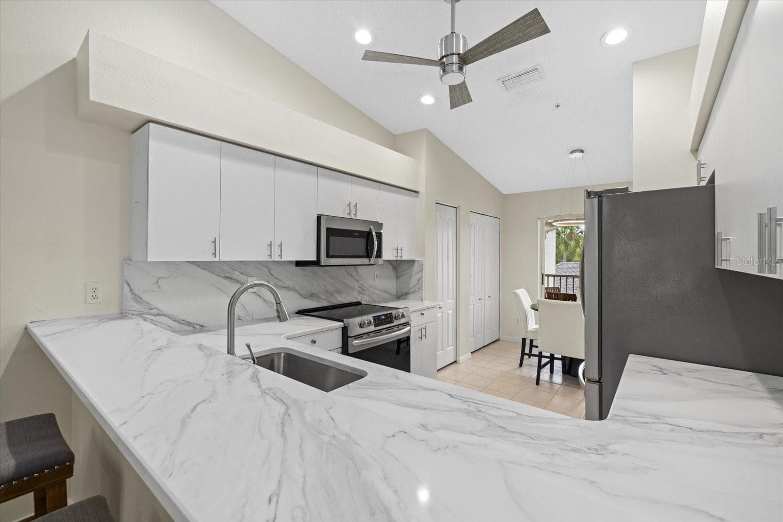 Gorgeous Quartz Counters - 9580 HIGH GATE DR #1822, SARASOTA