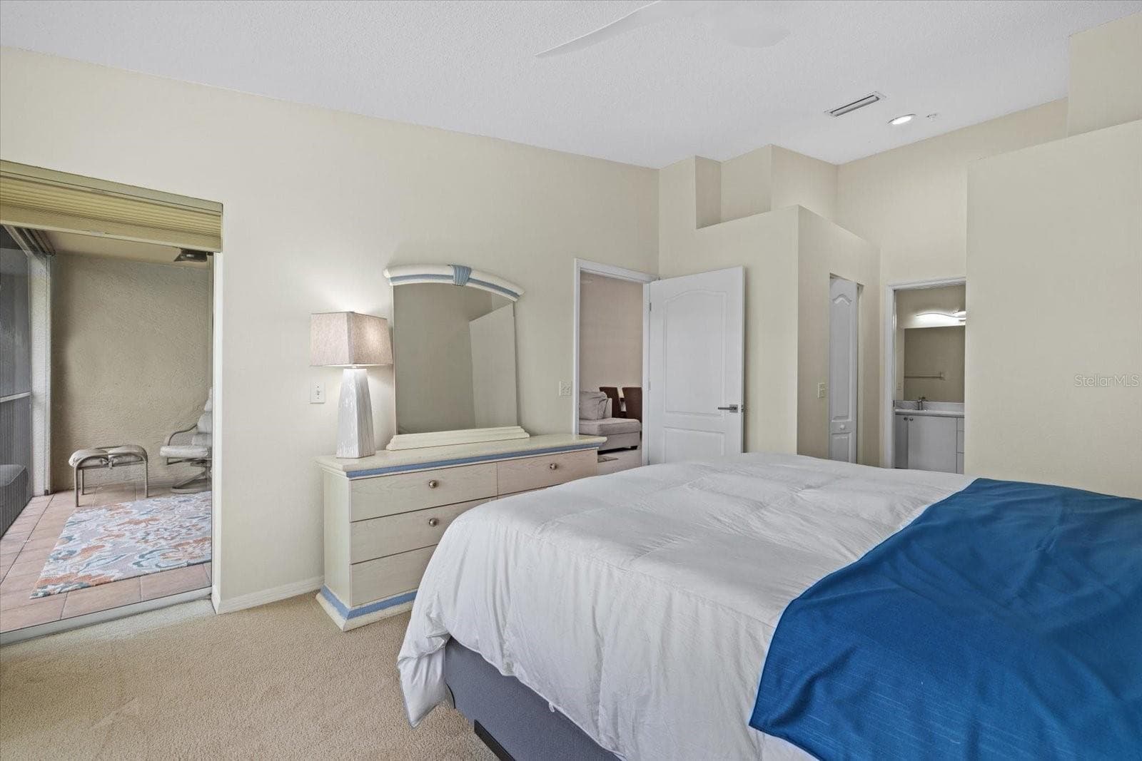 Primary Bedroom with Hall to Primary Bath - 9580 HIGH GATE DR #1822, SARASOTA