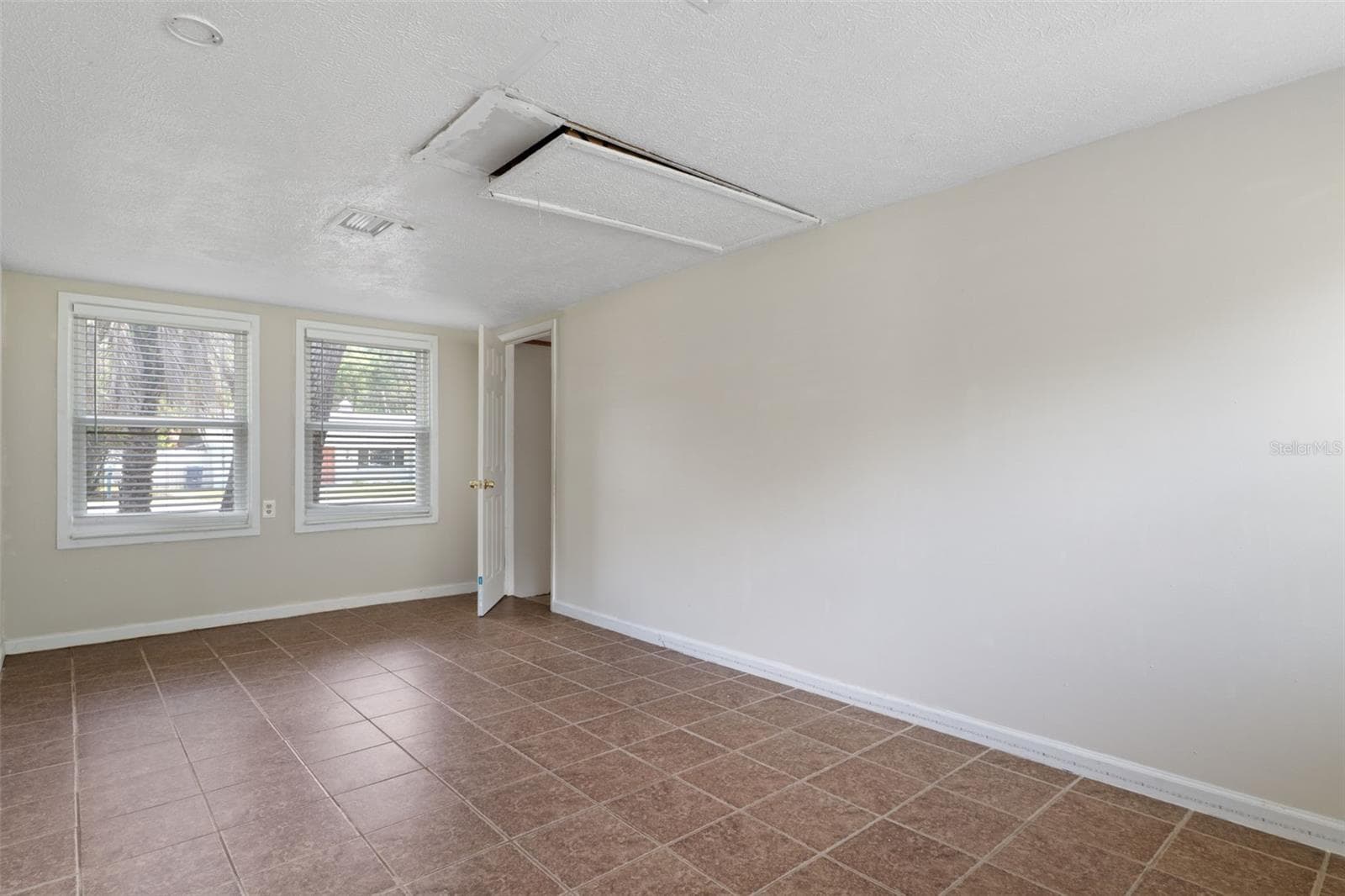 Single Family Residence at 7741 E SPANISH TRL, FLORAL CITY, photo 21 of 38
