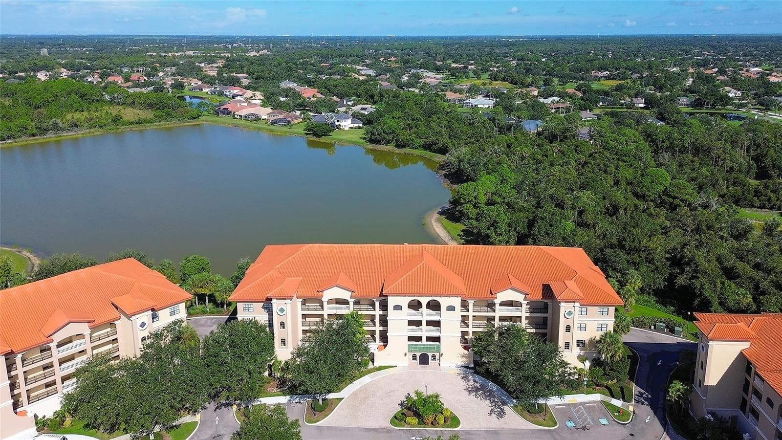 7612 LAKE VISTA CT #203