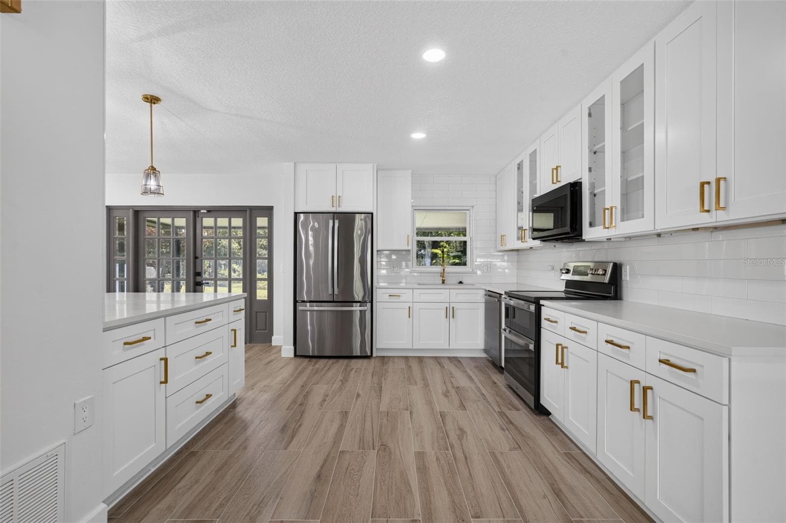 Single Family Residence at 517 GARDEN HEIGHTS DR, WINTER GARDEN, photo 2 of 24