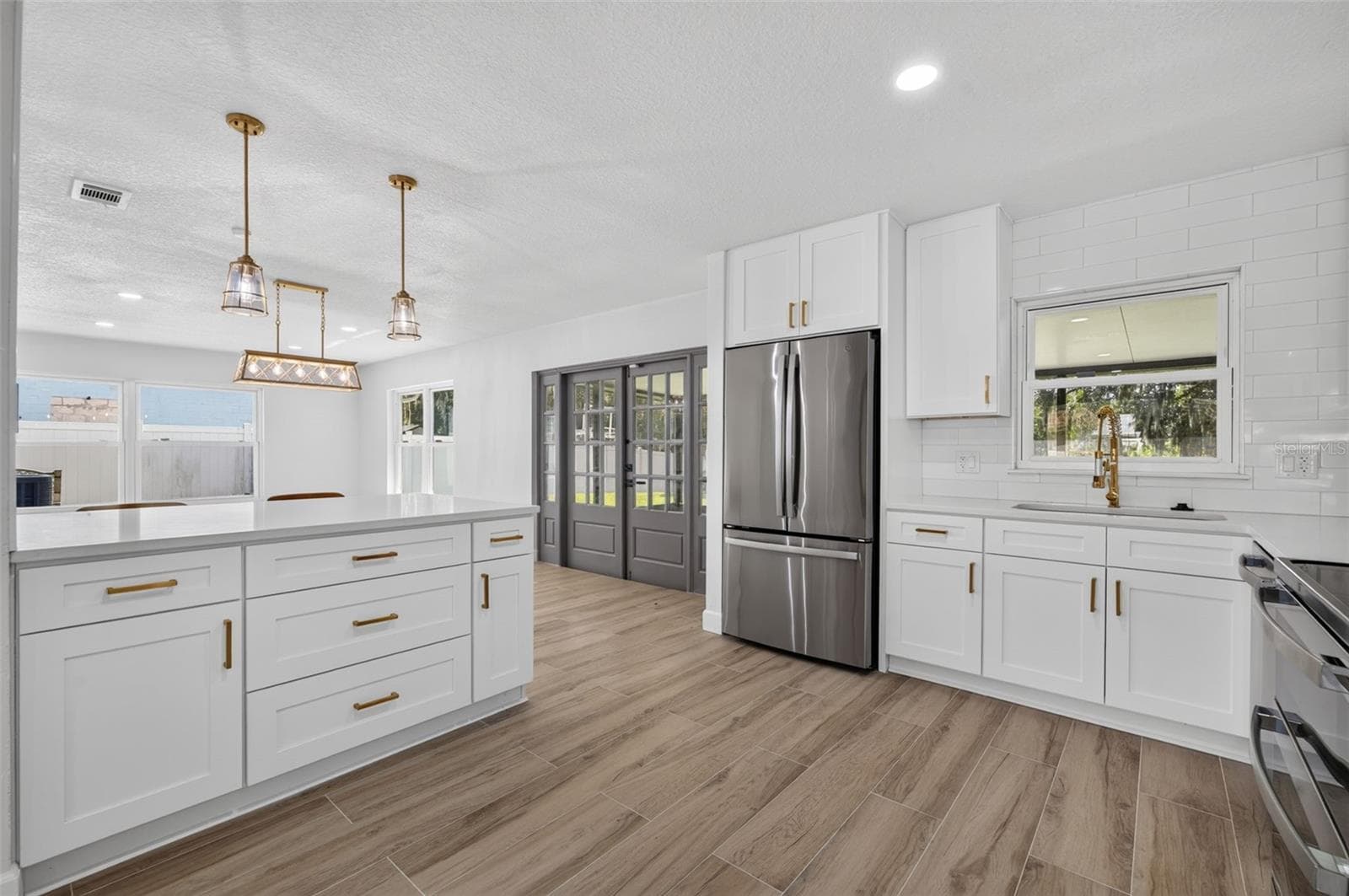Single Family Residence at 517 GARDEN HEIGHTS DR, WINTER GARDEN, photo 4 of 24