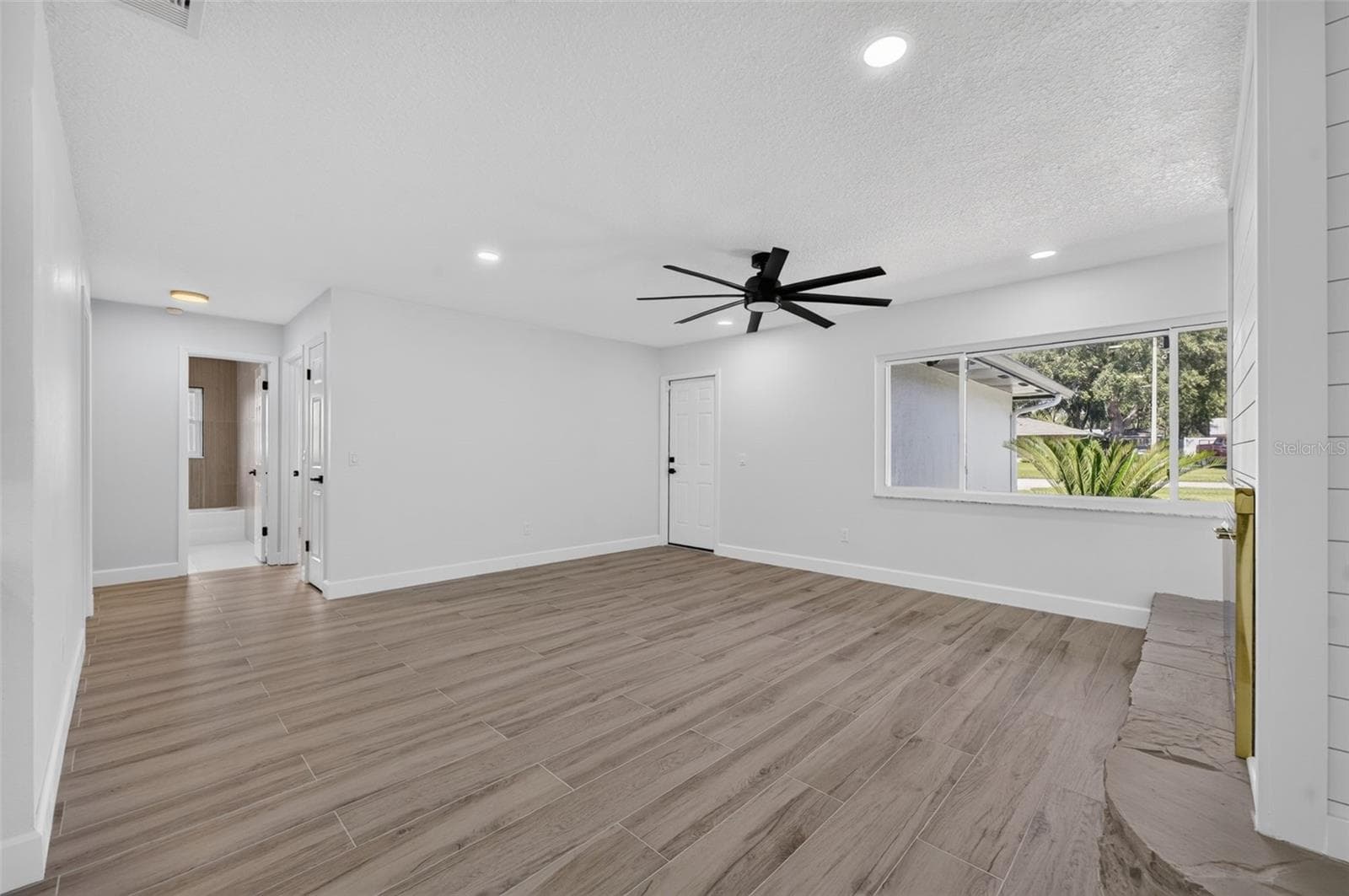 Single Family Residence at 517 GARDEN HEIGHTS DR, WINTER GARDEN, photo 7 of 24