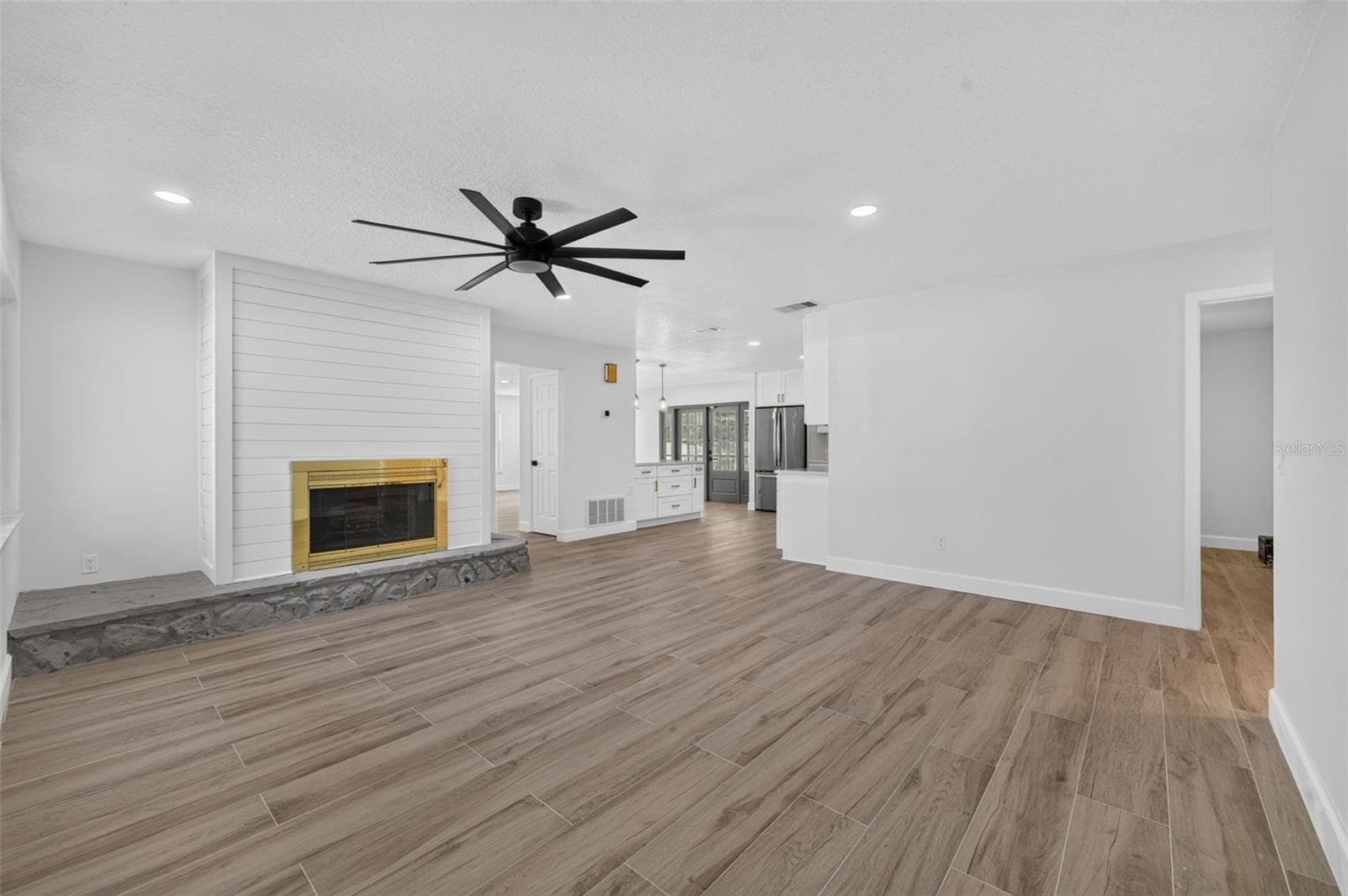 Single Family Residence at 517 GARDEN HEIGHTS DR, WINTER GARDEN, photo 8 of 24