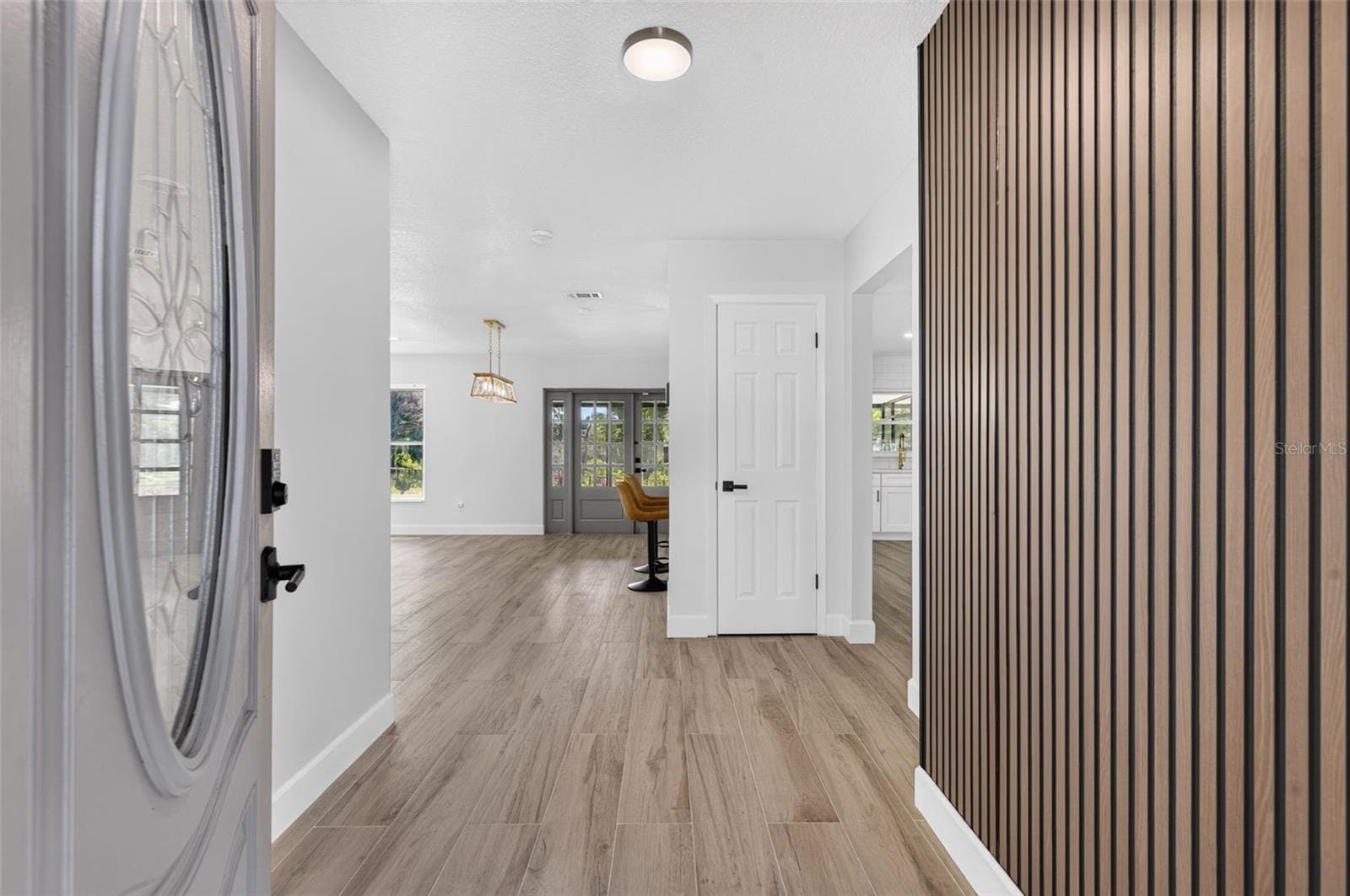 Single Family Residence at 517 GARDEN HEIGHTS DR, WINTER GARDEN, photo 9 of 24