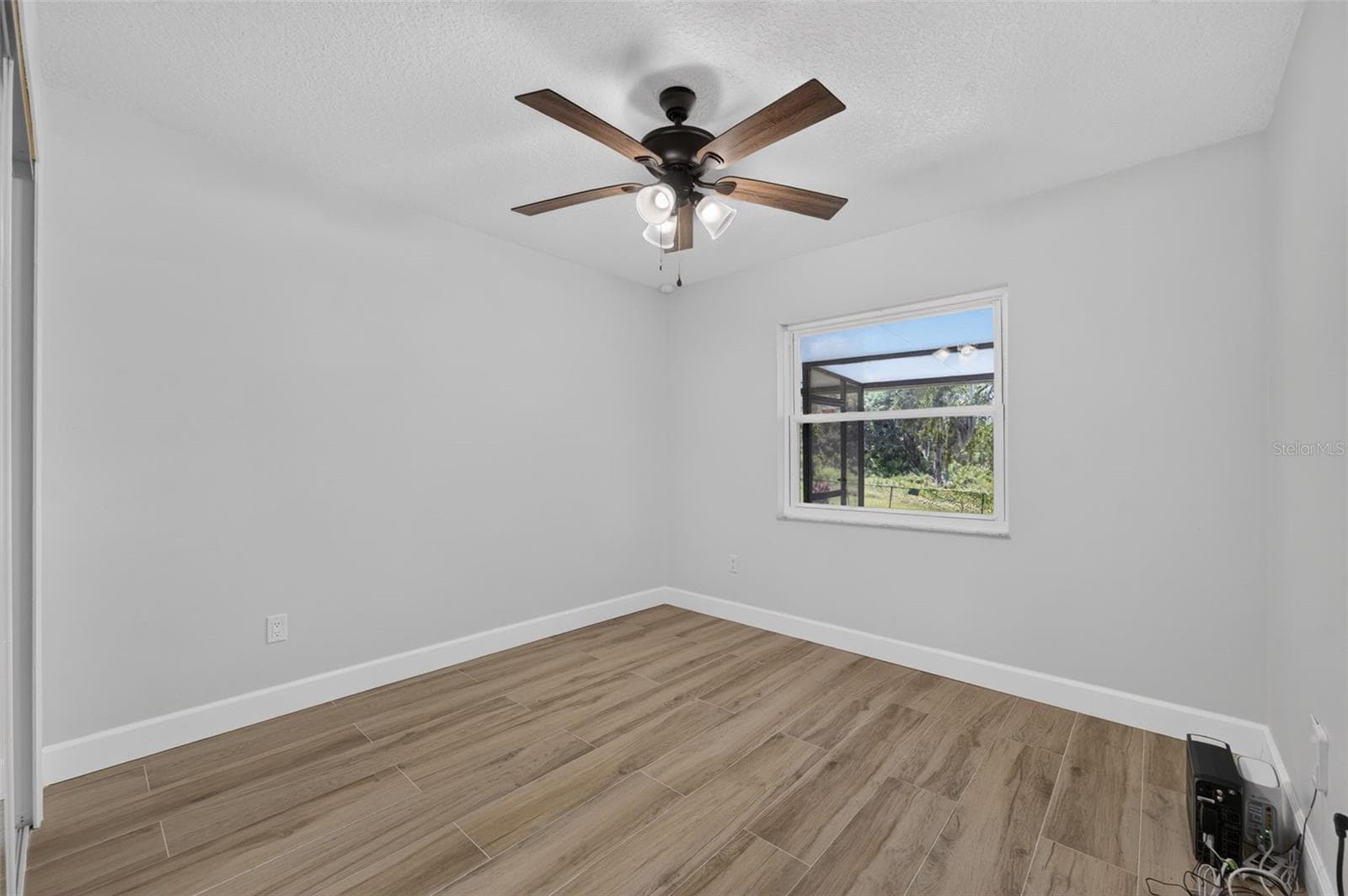 Single Family Residence at 517 GARDEN HEIGHTS DR, WINTER GARDEN, photo 13 of 24