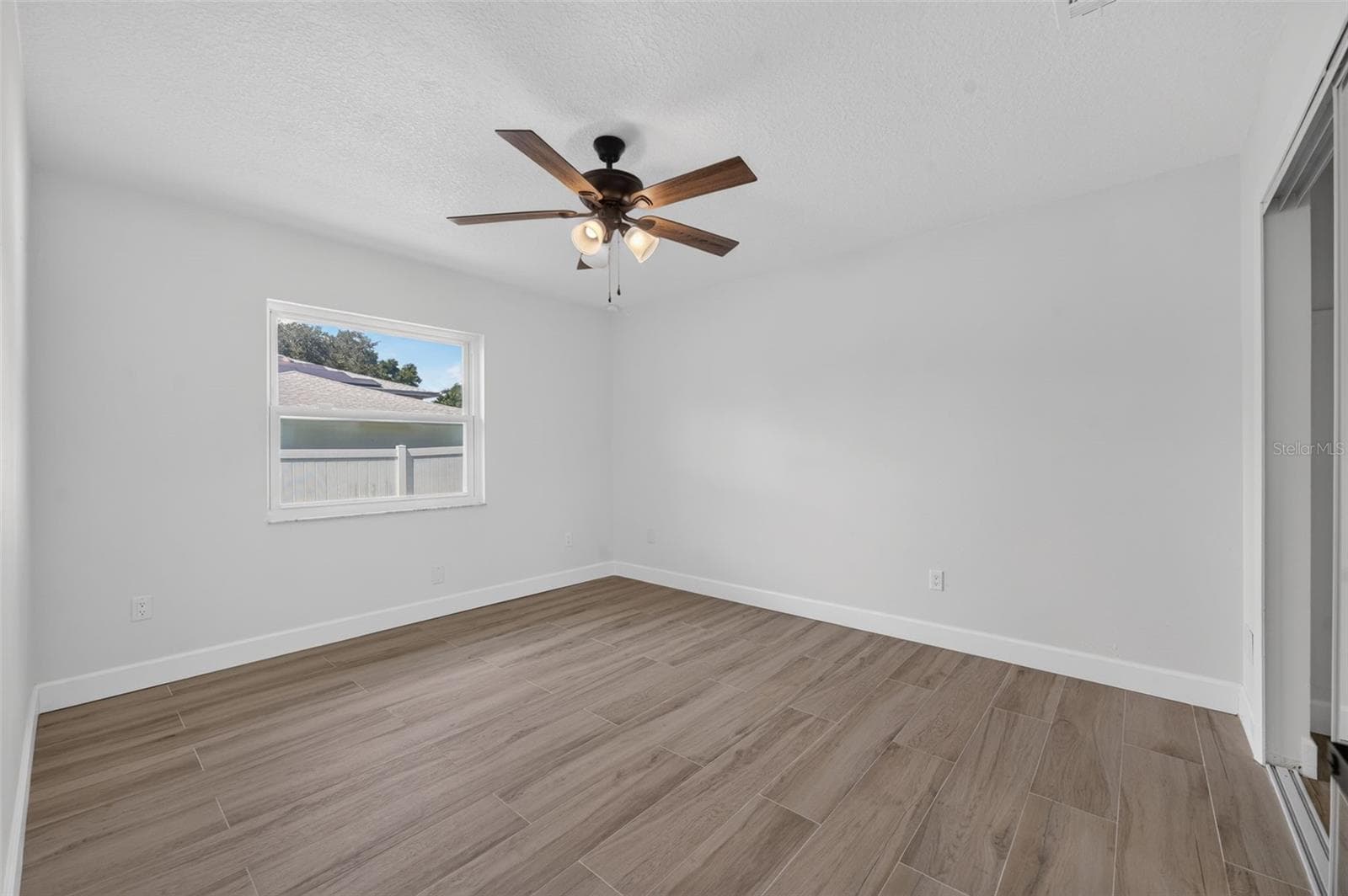 Single Family Residence at 517 GARDEN HEIGHTS DR, WINTER GARDEN, photo 15 of 24