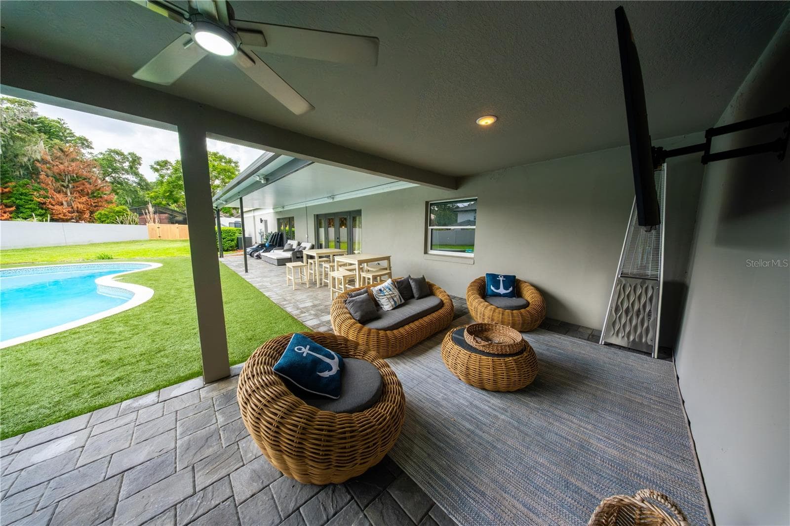 Single Family Residence at 9197 BAY HILL BLVD, ORLANDO, photo 2 of 27