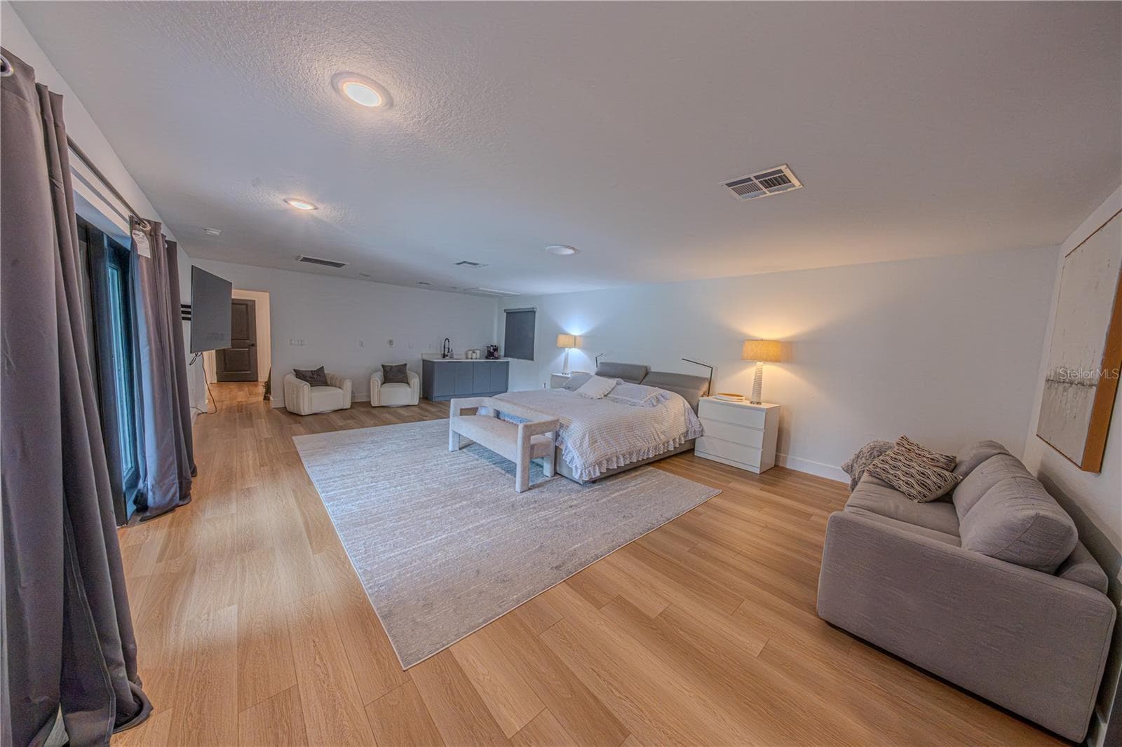 Single Family Residence at 9197 BAY HILL BLVD, ORLANDO, photo 10 of 27