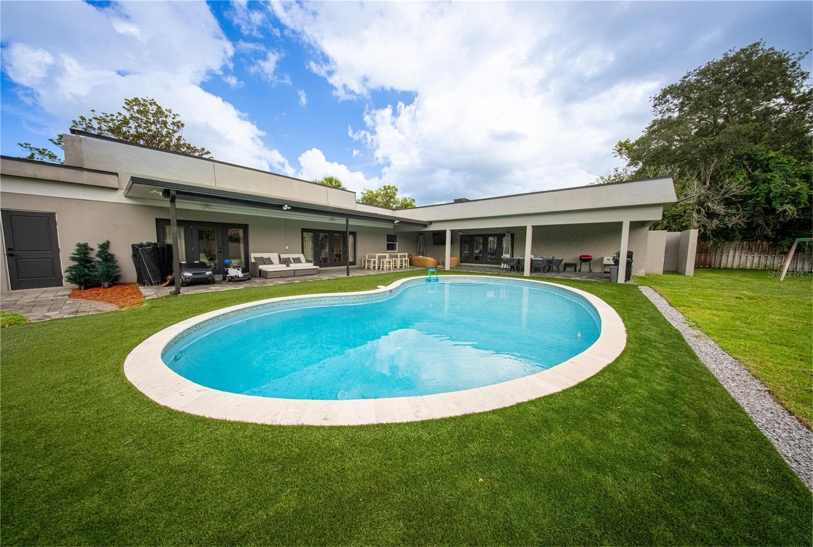 Single Family Residence at 9197 BAY HILL BLVD, ORLANDO, photo 21 of 27