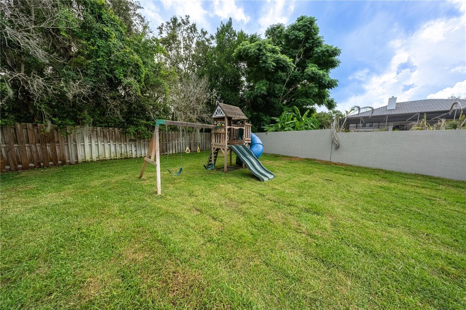 Single Family Residence at 9197 BAY HILL BLVD, ORLANDO, photo 24 of 27