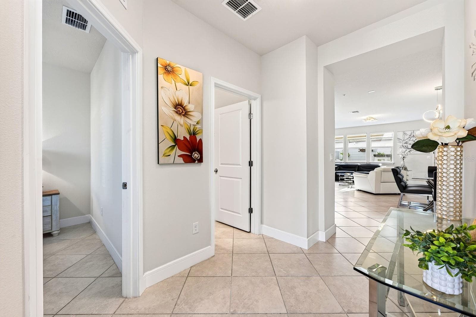 Entry / Hall with access to your downstairs bedroom and FULL BATHROOM - 5264 SAPLING SPROUT DR, ORLANDO