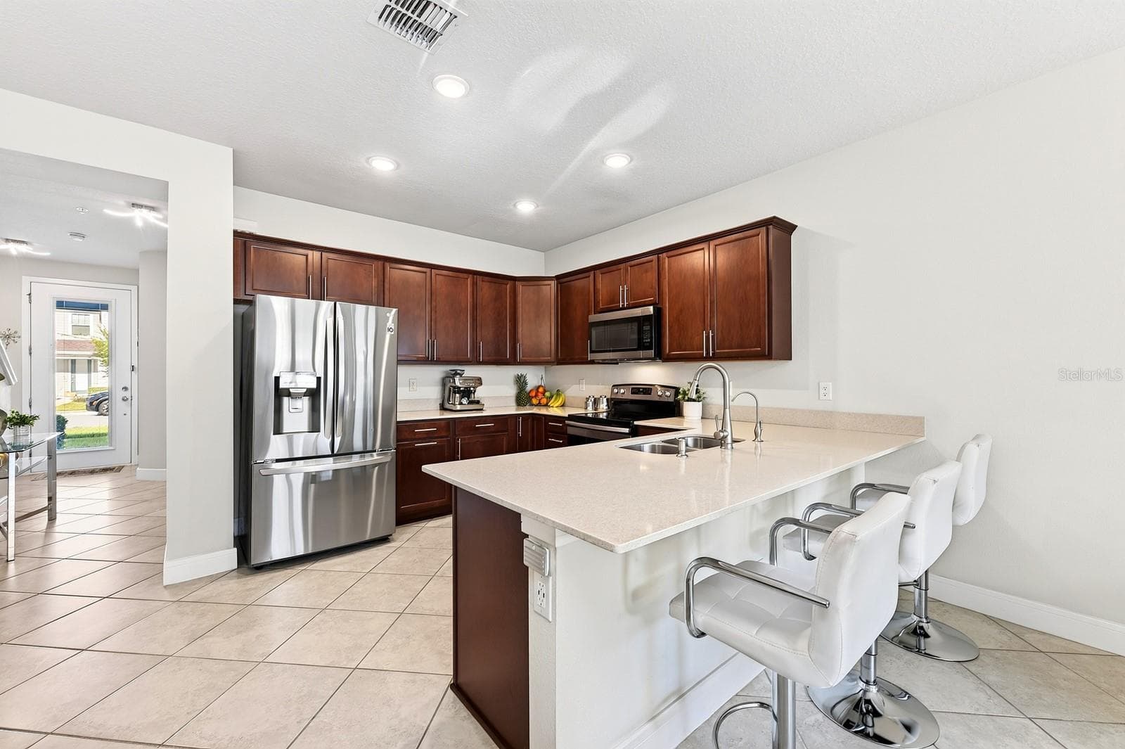 Breakfast bar, great for entertaining! - 5264 SAPLING SPROUT DR, ORLANDO