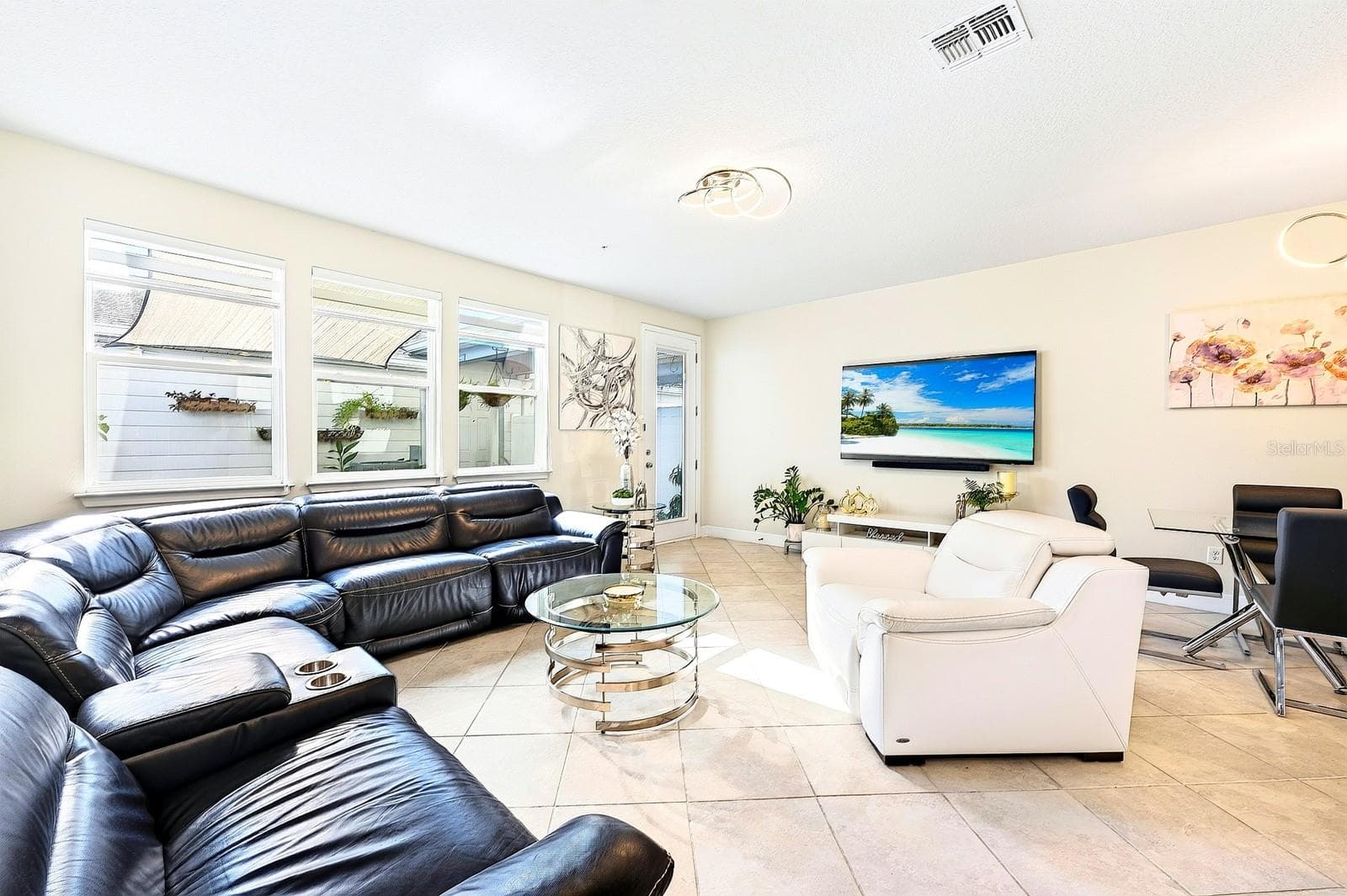 A lot of natural light in the living room - 5264 SAPLING SPROUT DR, ORLANDO