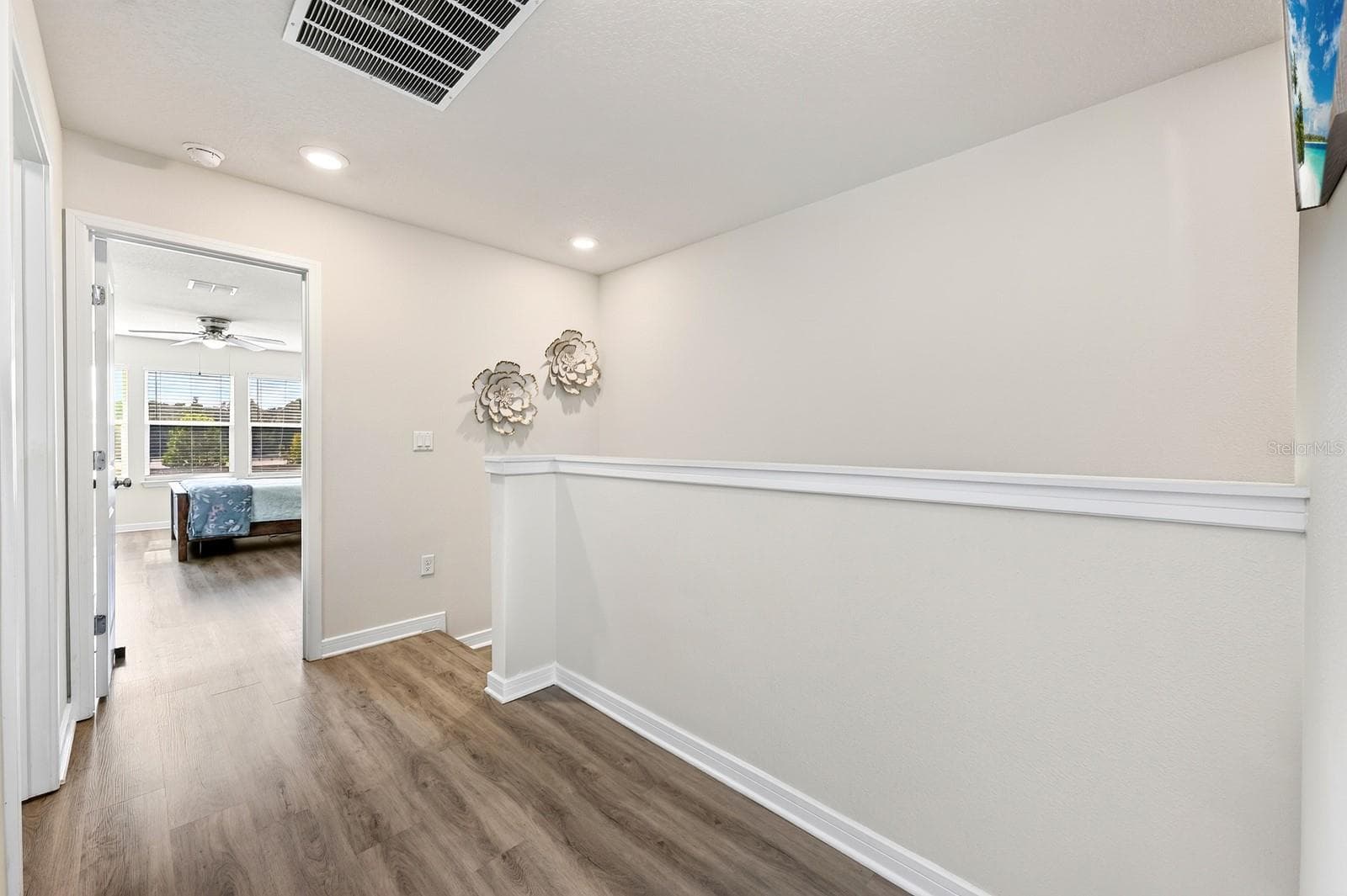 Beautiful upgraded LVP flooring throughout the upstairs - 5264 SAPLING SPROUT DR, ORLANDO