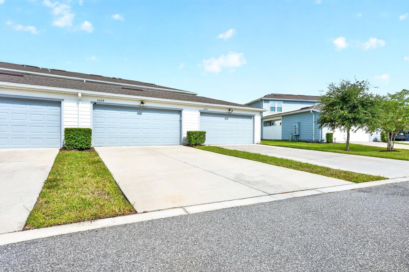 Long driveway for parking and guests - 5264 SAPLING SPROUT DR, ORLANDO