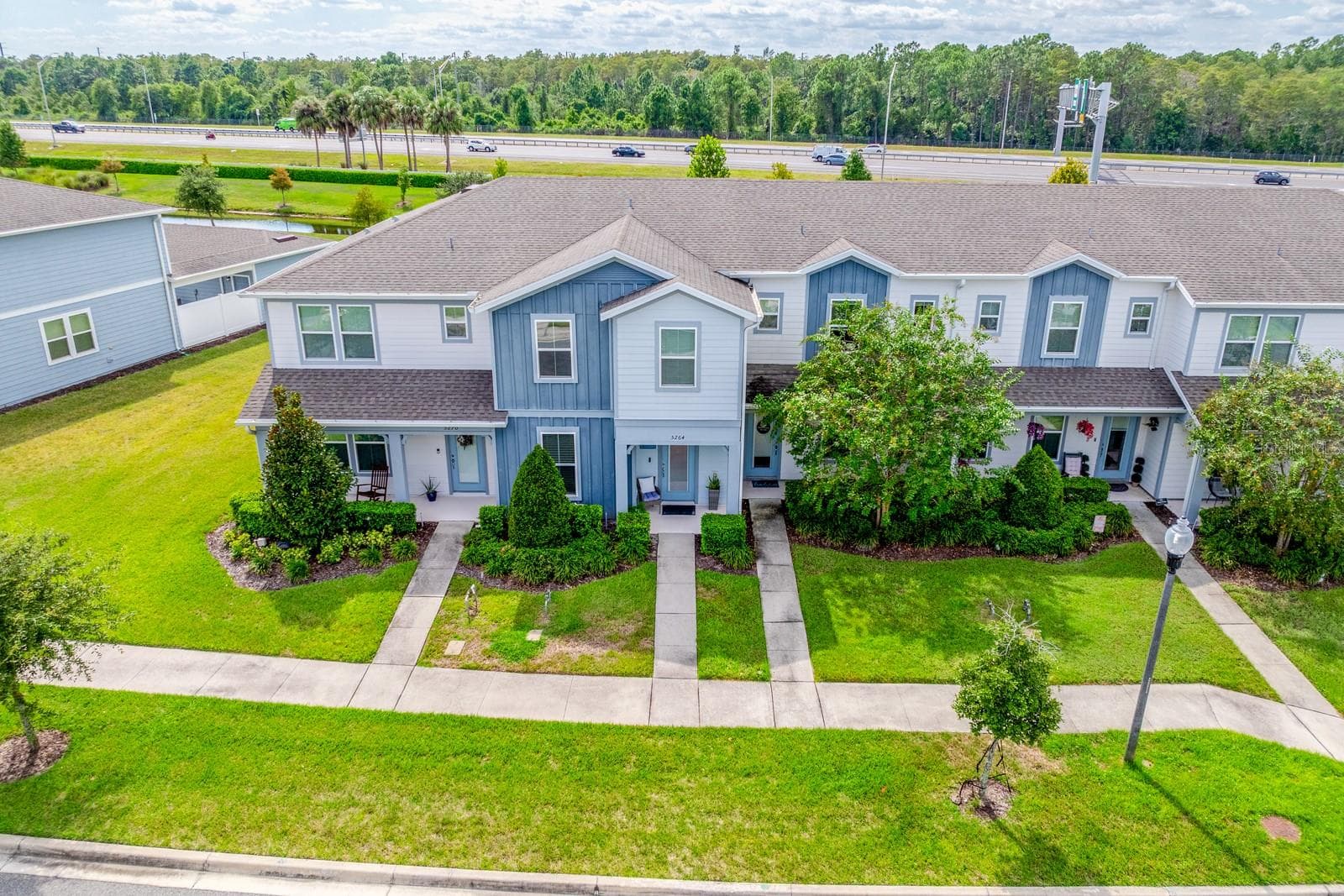 Well maintained yard - 5264 SAPLING SPROUT DR, ORLANDO
