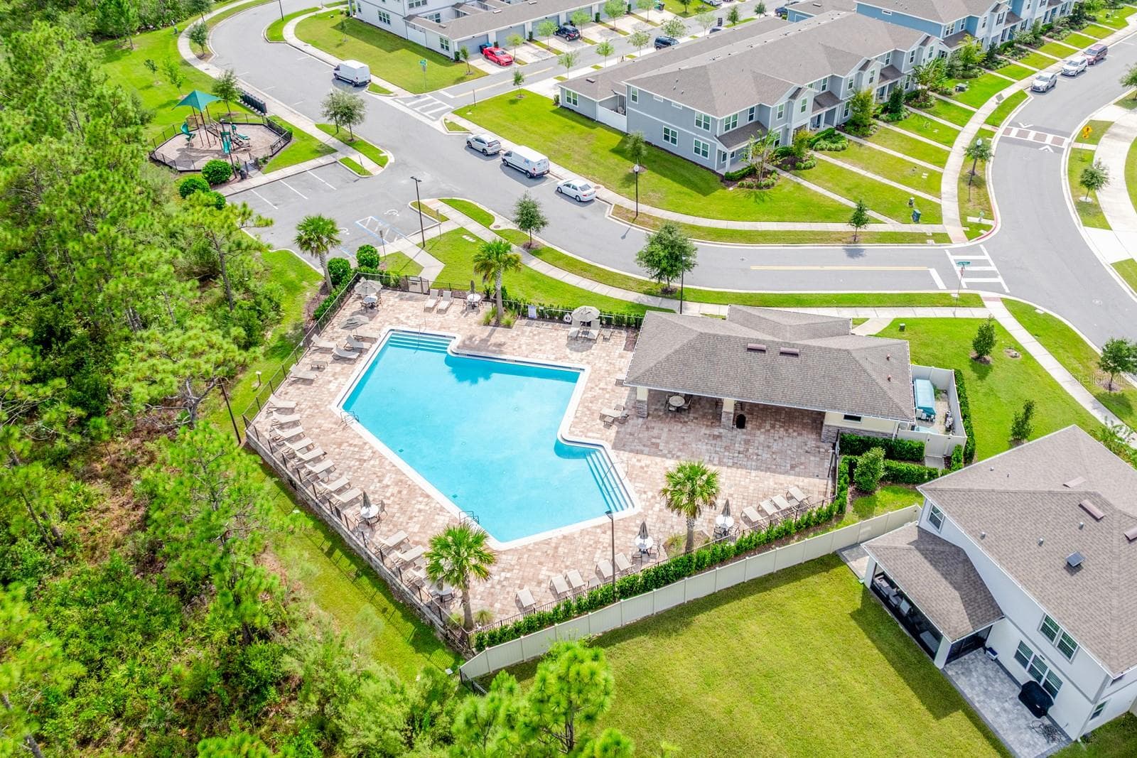 Community pool and clubhouse - 5264 SAPLING SPROUT DR, ORLANDO