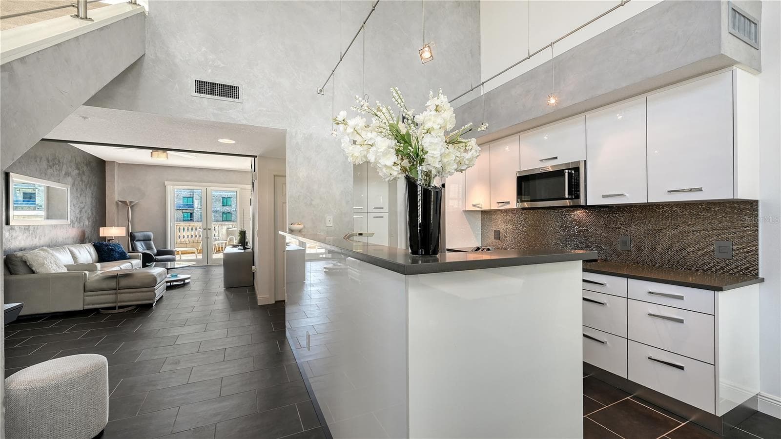 Condominium at 800 N TAMIAMI TRL #321, SARASOTA, photo 14 of 50