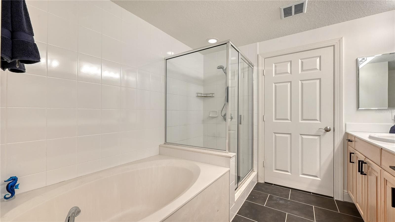 Condominium at 800 N TAMIAMI TRL #321, SARASOTA, photo 29 of 50