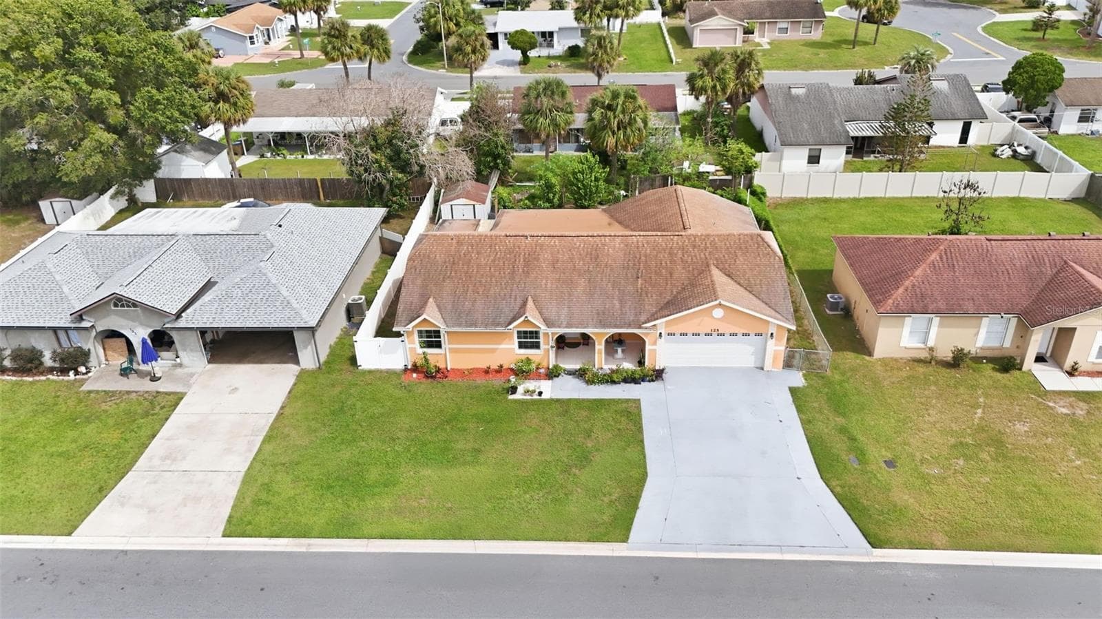 Single Family Residence at 125 PANSY CT, KISSIMMEE, photo 2 of 53