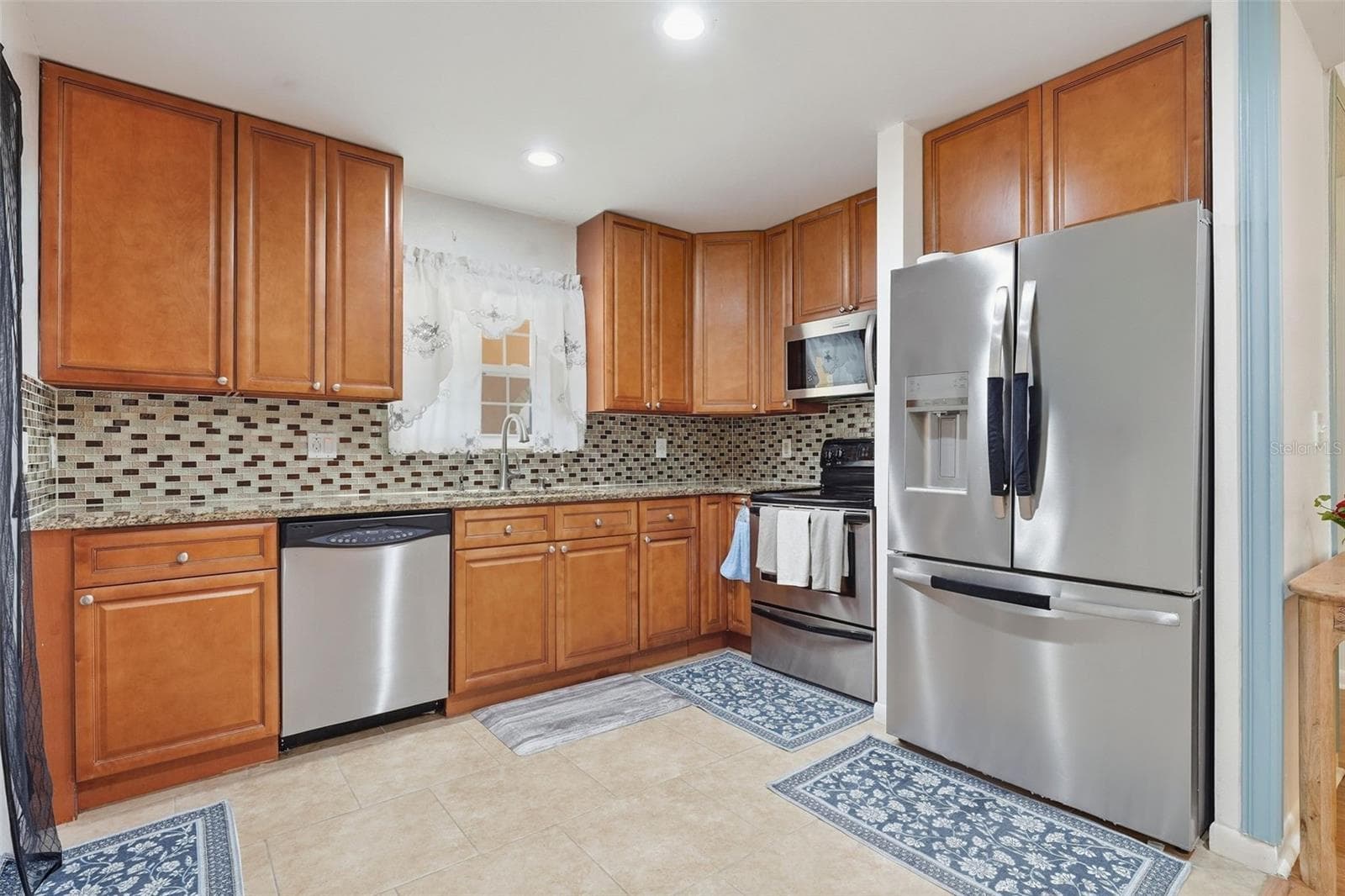 Single Family Residence at 125 PANSY CT, KISSIMMEE, photo 8 of 53