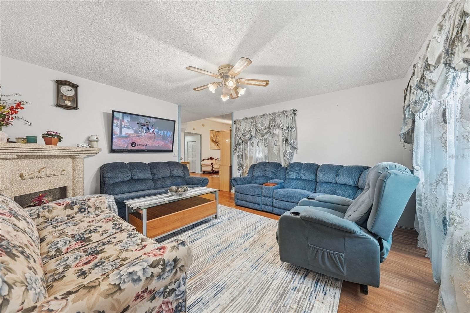 Single Family Residence at 125 PANSY CT, KISSIMMEE, photo 9 of 53