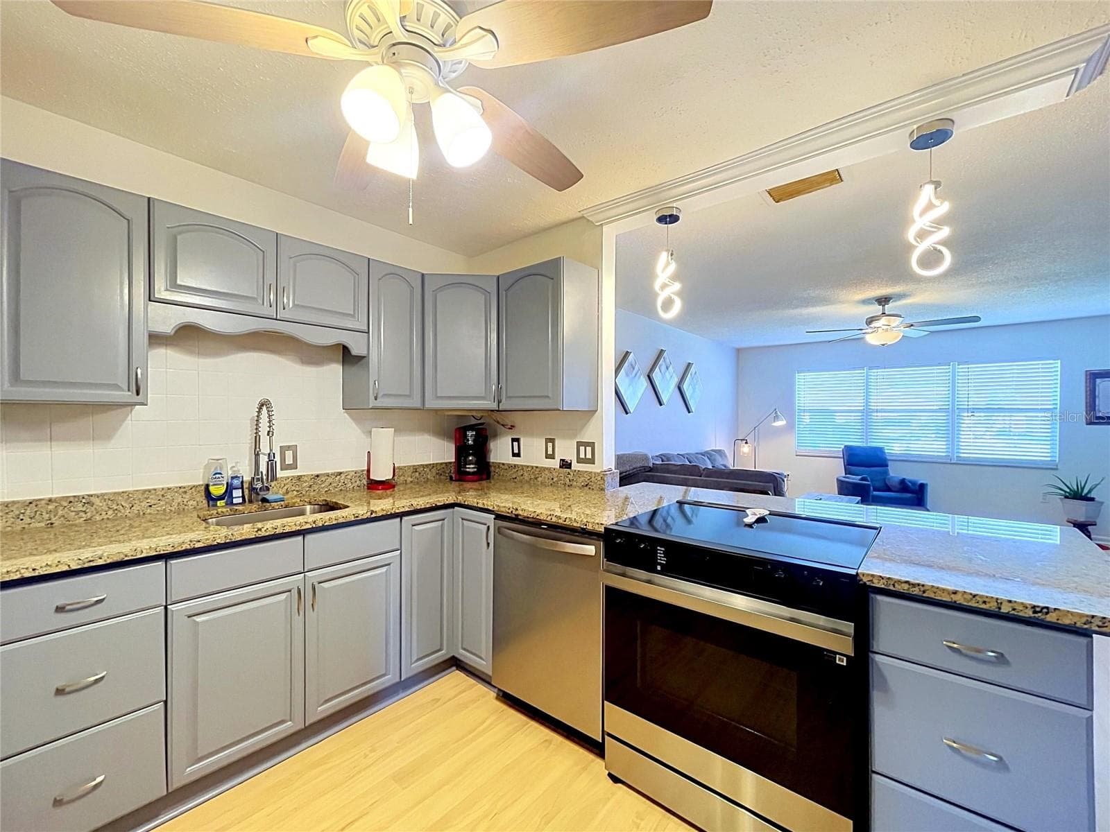Single Family Residence at 1520 BELLE GLADE AVE, SUN CITY CENTER, photo 3 of 73