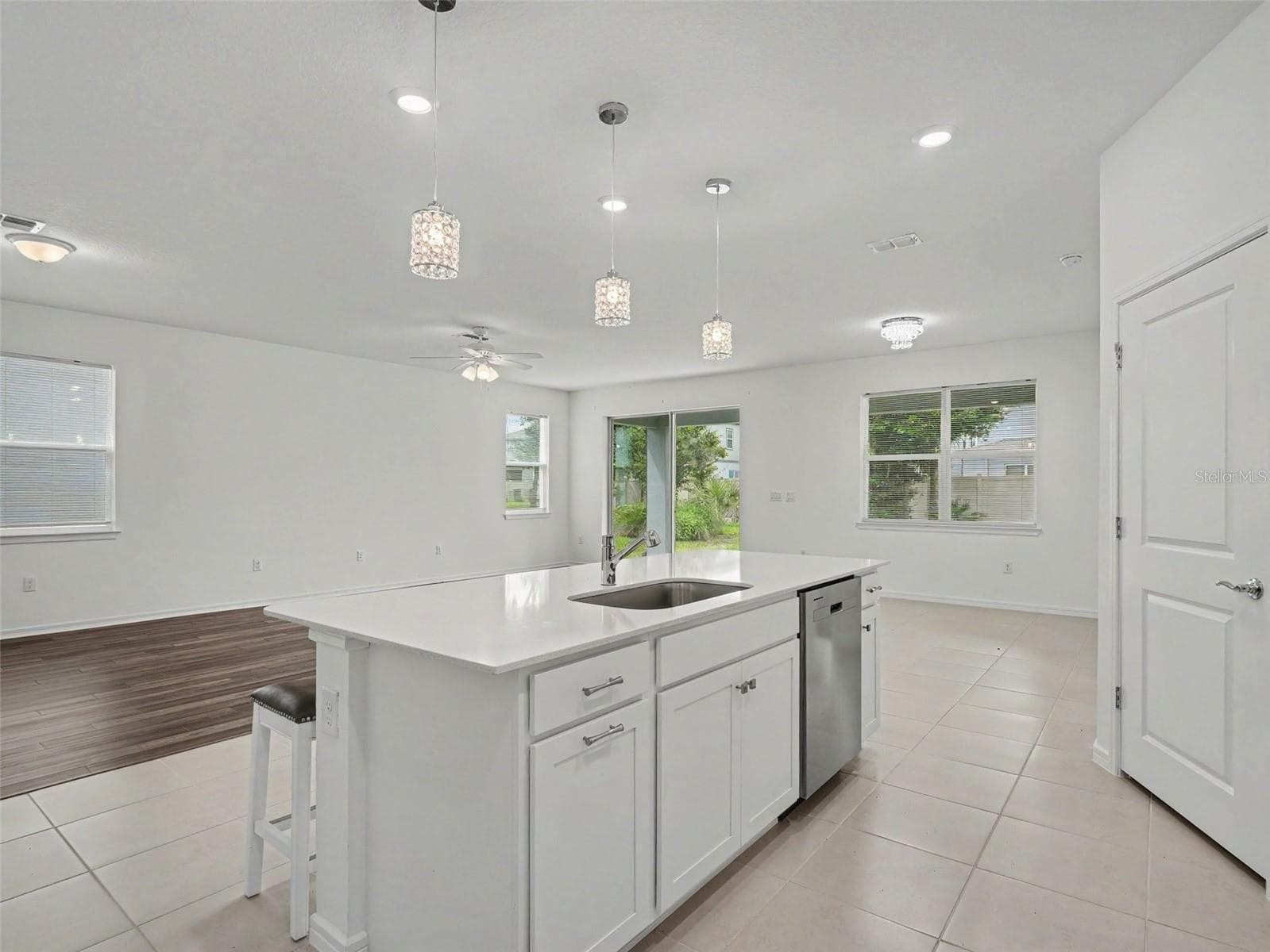 Single Family Residence at 14180 SAMOA HILL CT, RIVERVIEW, photo 9 of 23