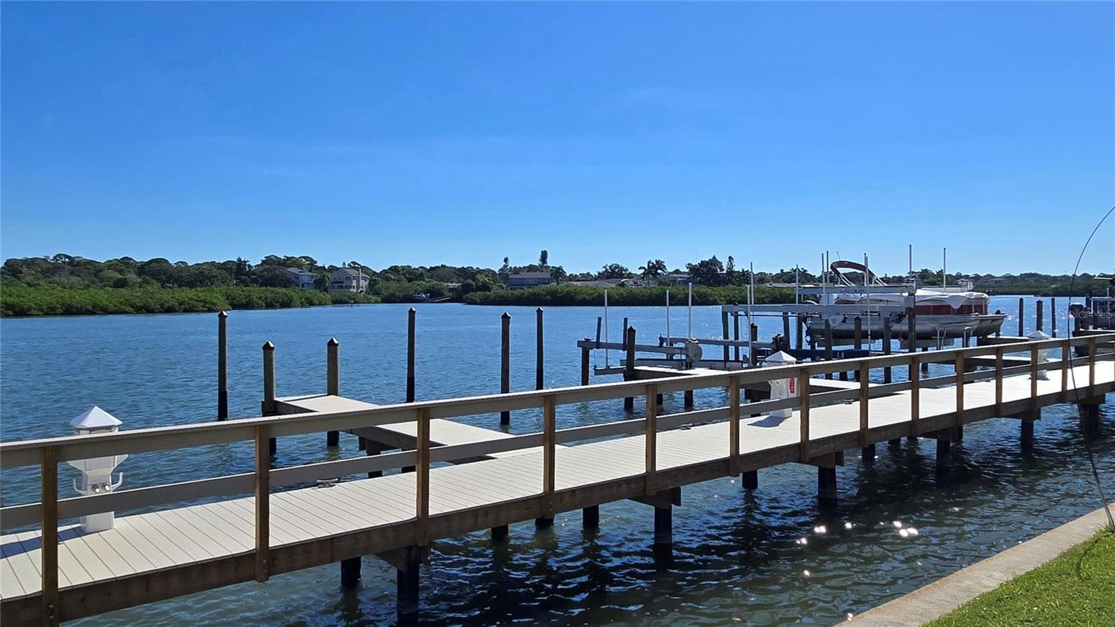 Intracoastal Waterway. - 19201 VISTA LN #D2, INDIAN SHORES