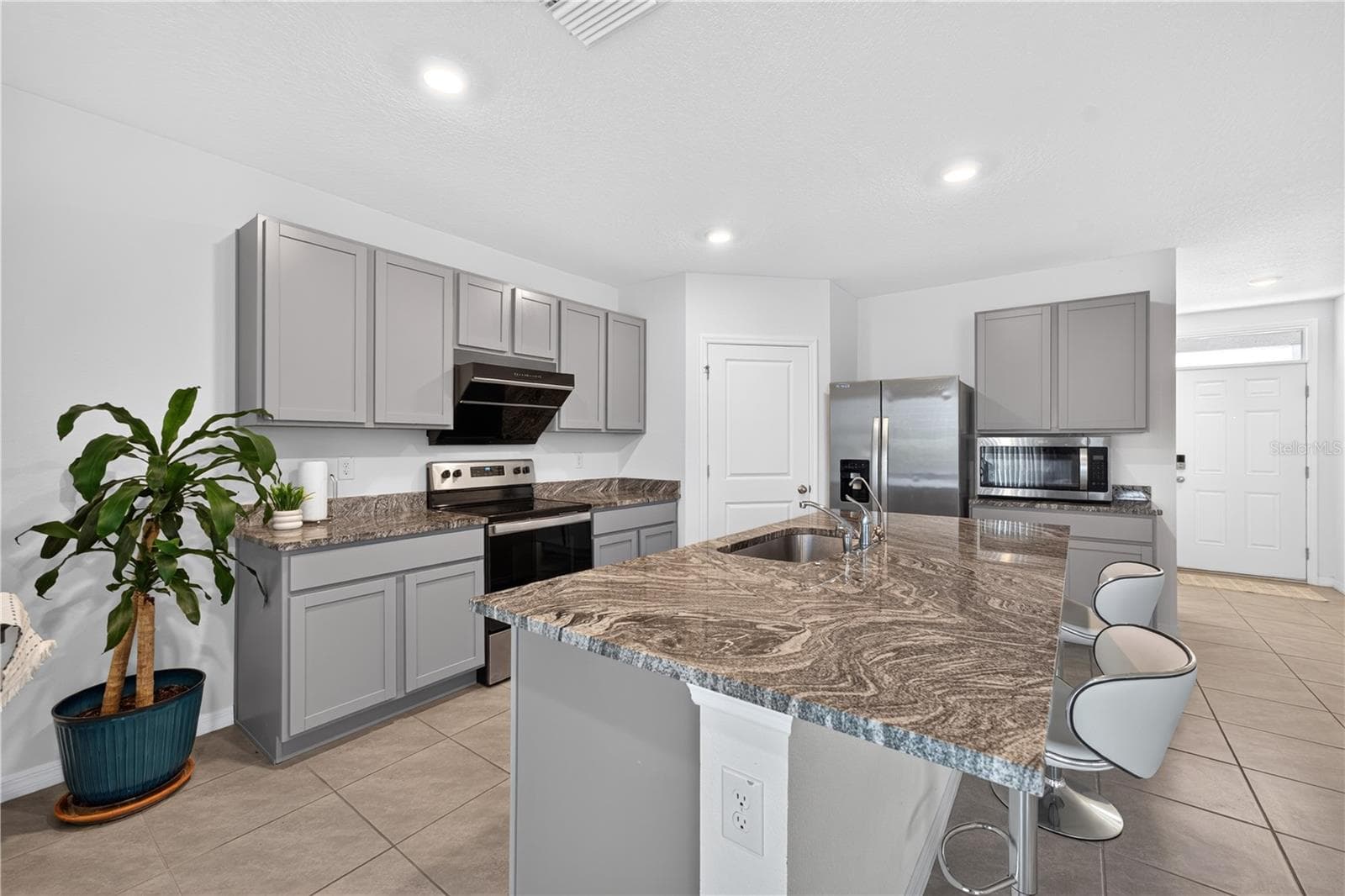 Single Family Residence at 8379 ENDER HILLS DR, WESLEY CHAPEL, photo 7 of 41