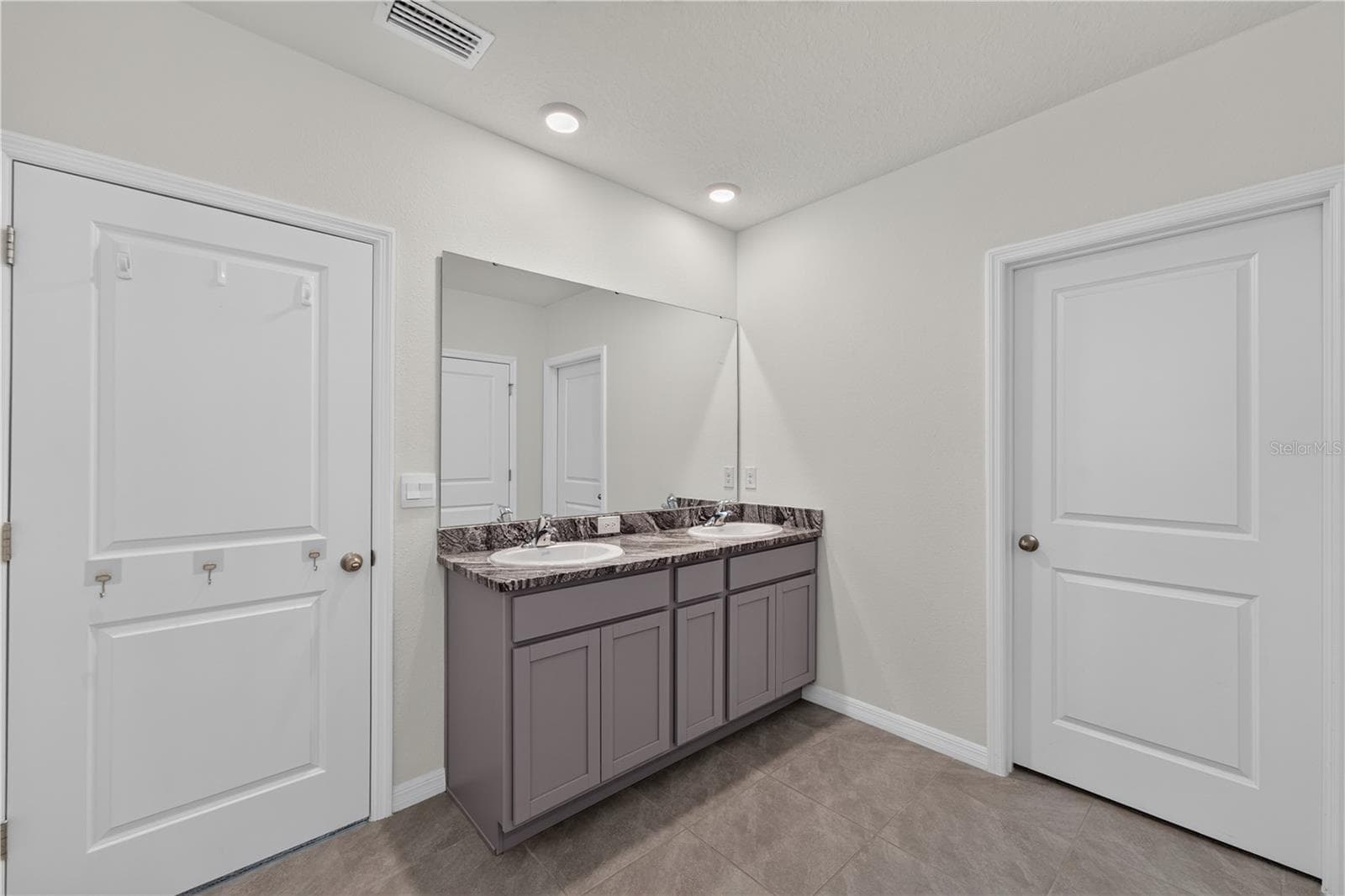 Single Family Residence at 8379 ENDER HILLS DR, WESLEY CHAPEL, photo 22 of 41