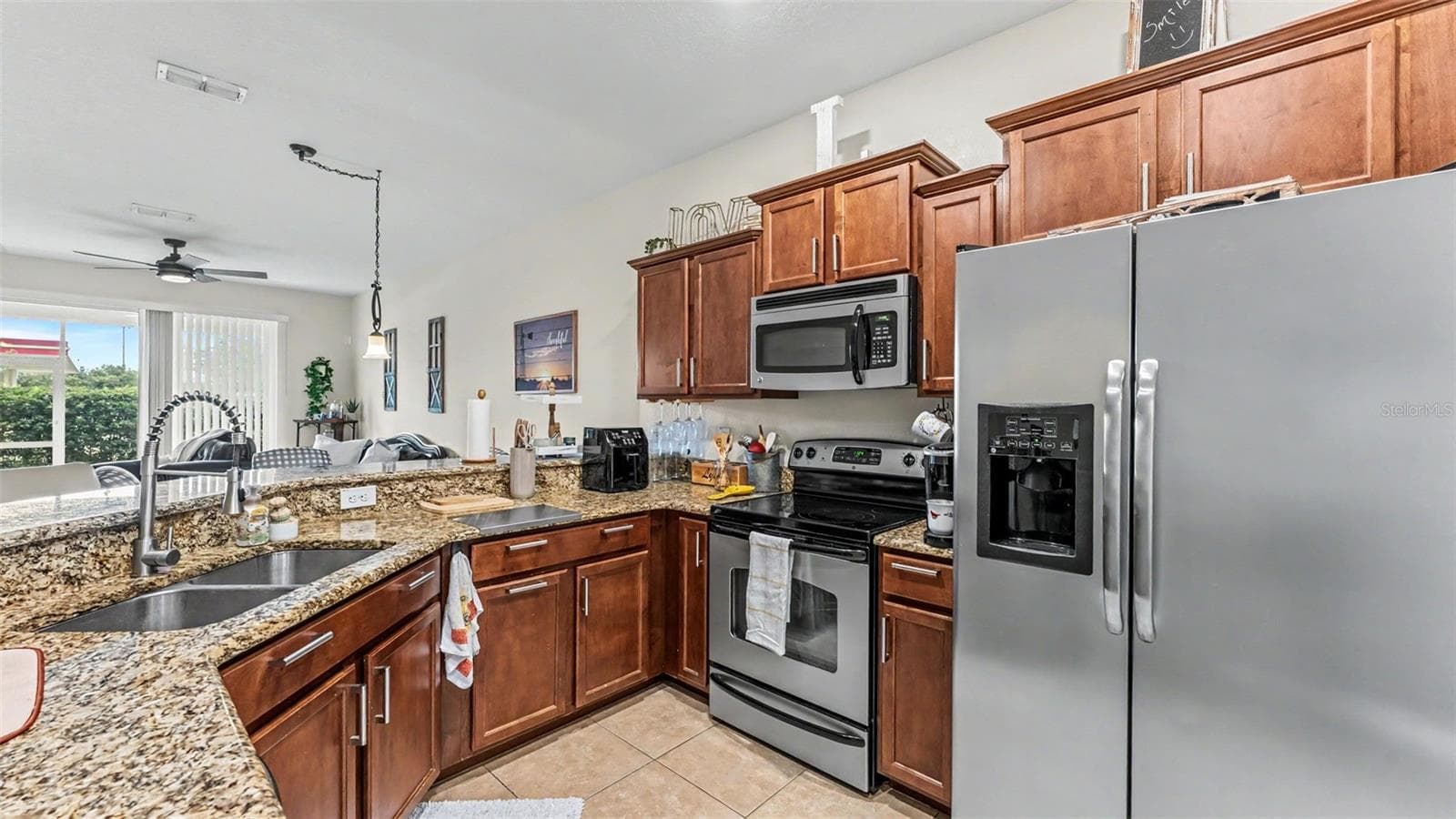 Townhouse at 4275 WINDING VINE DR, LAKELAND, photo 5 of 38