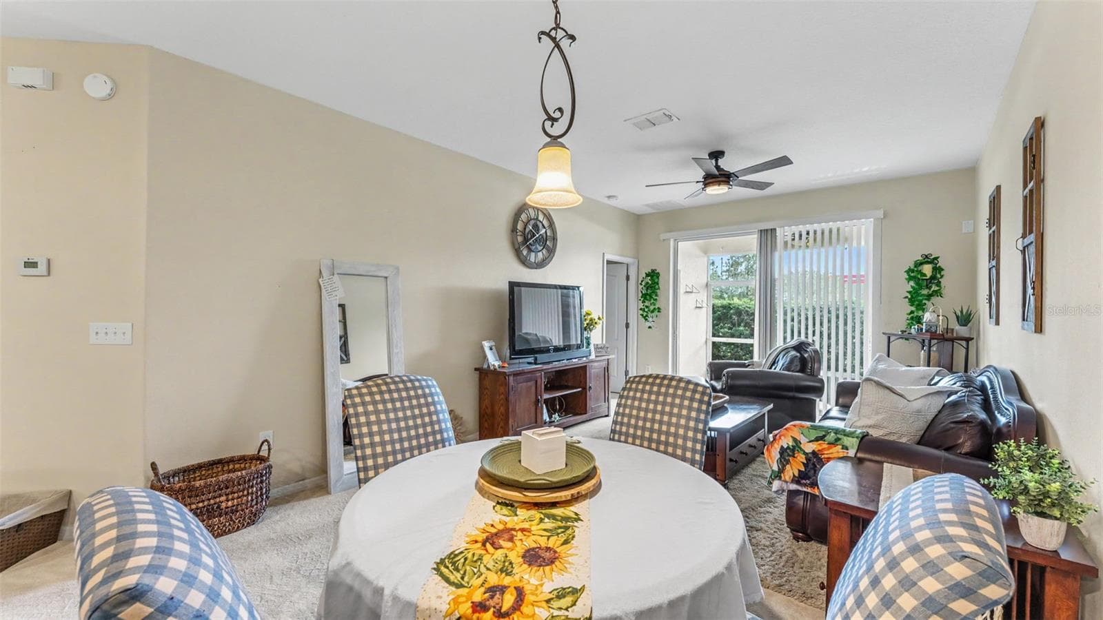 Townhouse at 4275 WINDING VINE DR, LAKELAND, photo 8 of 38