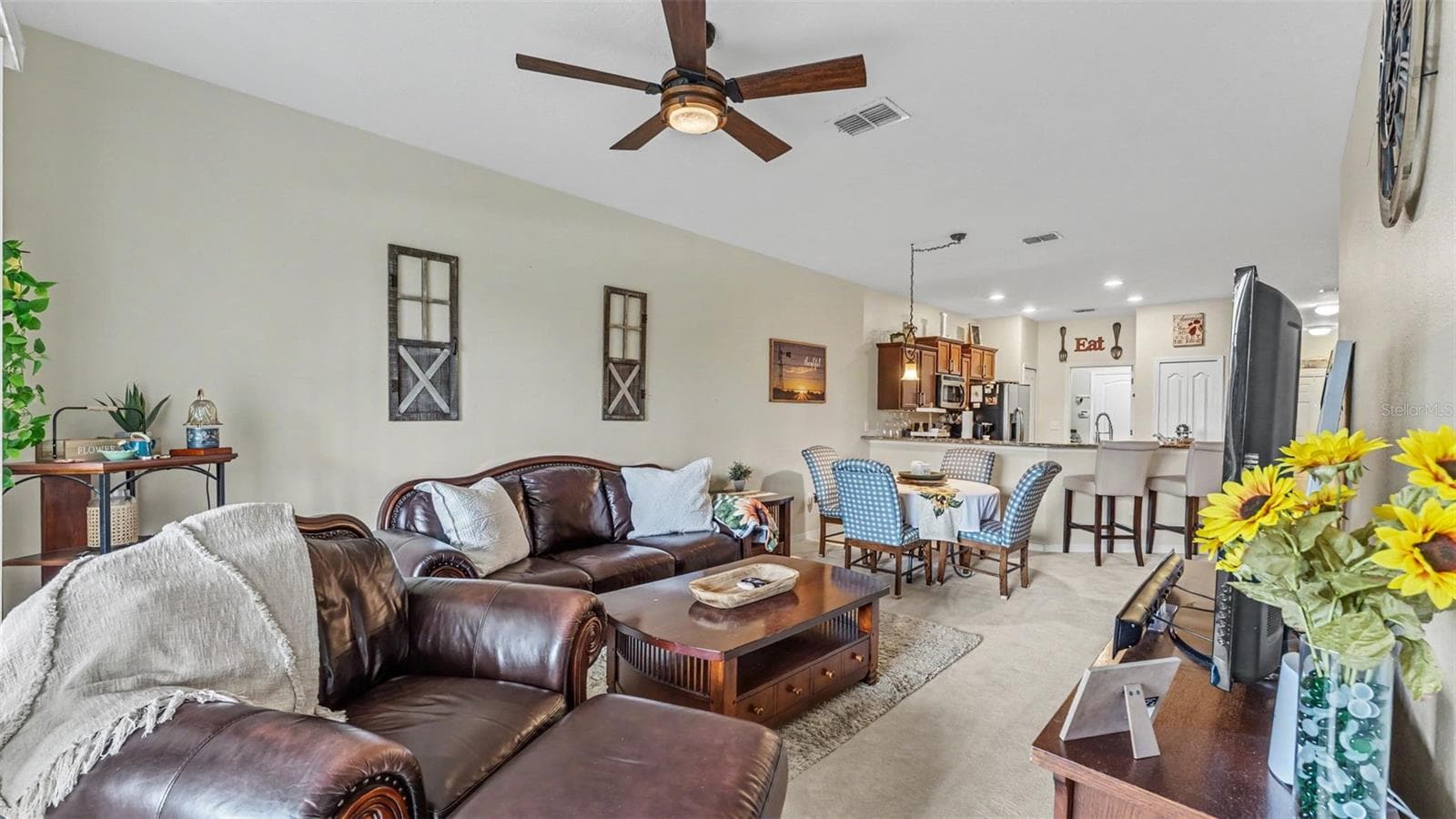 Townhouse at 4275 WINDING VINE DR, LAKELAND, photo 10 of 38