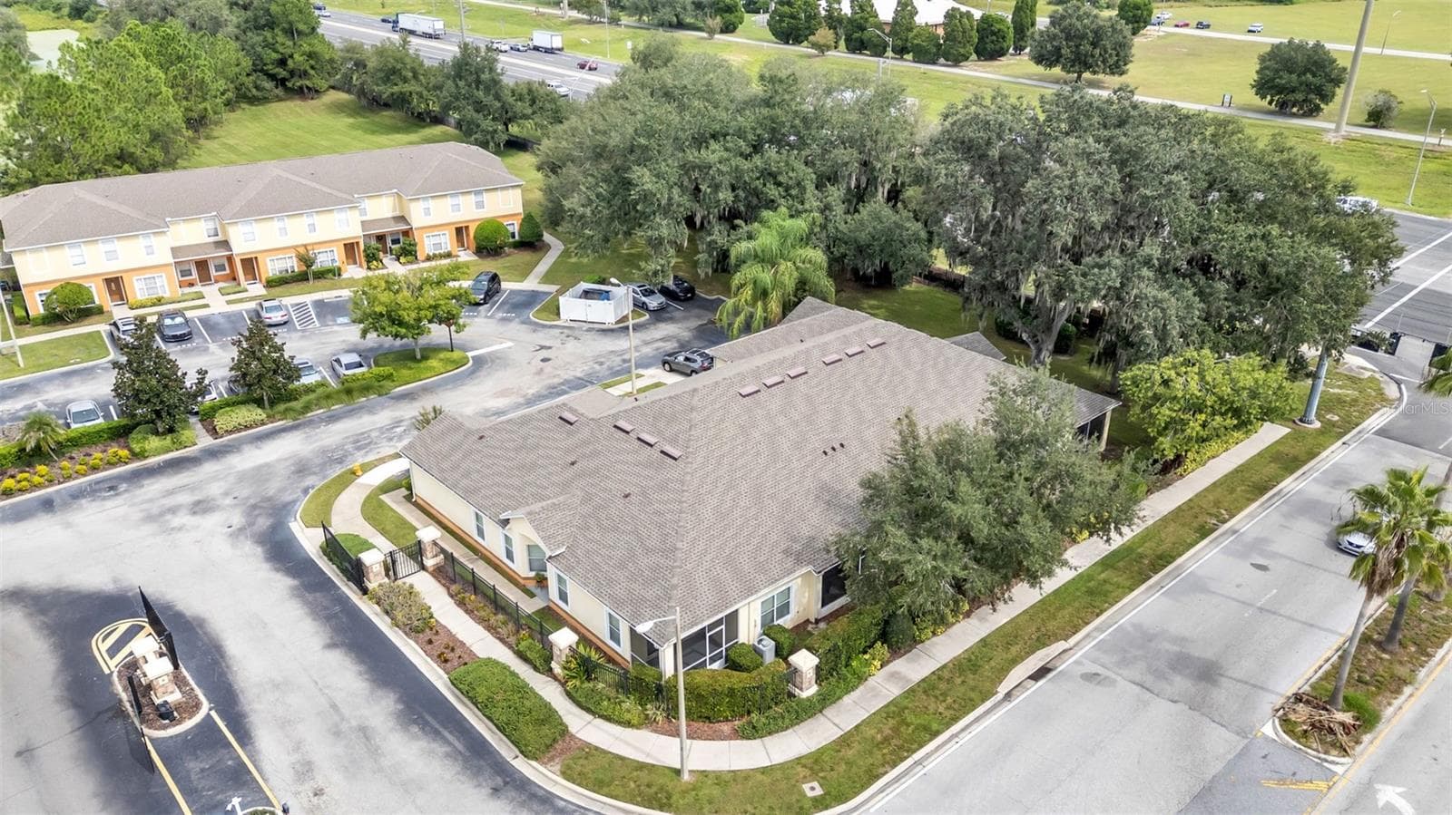 Townhouse at 4275 WINDING VINE DR, LAKELAND, photo 34 of 38
