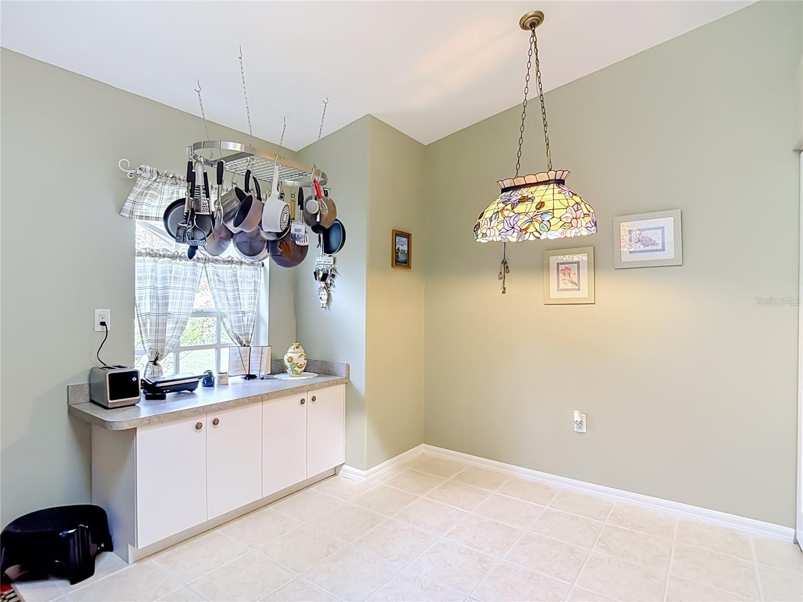 Additional kitchen space. Put your imagination to work. - 13424 NORMAN CIR, HUDSON