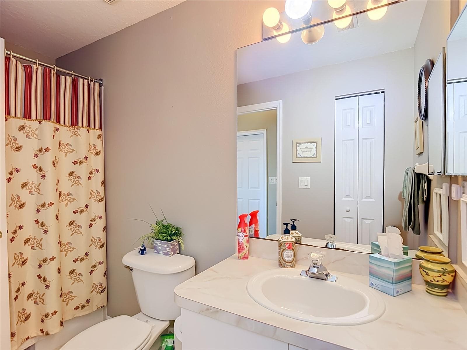 Bathroom 2 has the tub / shower combination. - 13424 NORMAN CIR, HUDSON