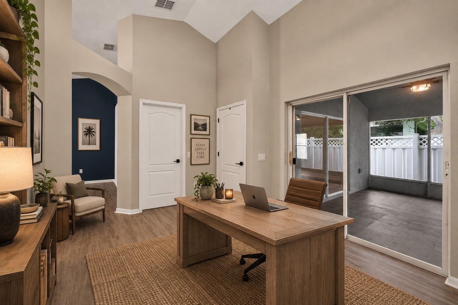 Single Family Residence at 5209 ABBEY PARK AVE, TAMPA, photo 4 of 67
