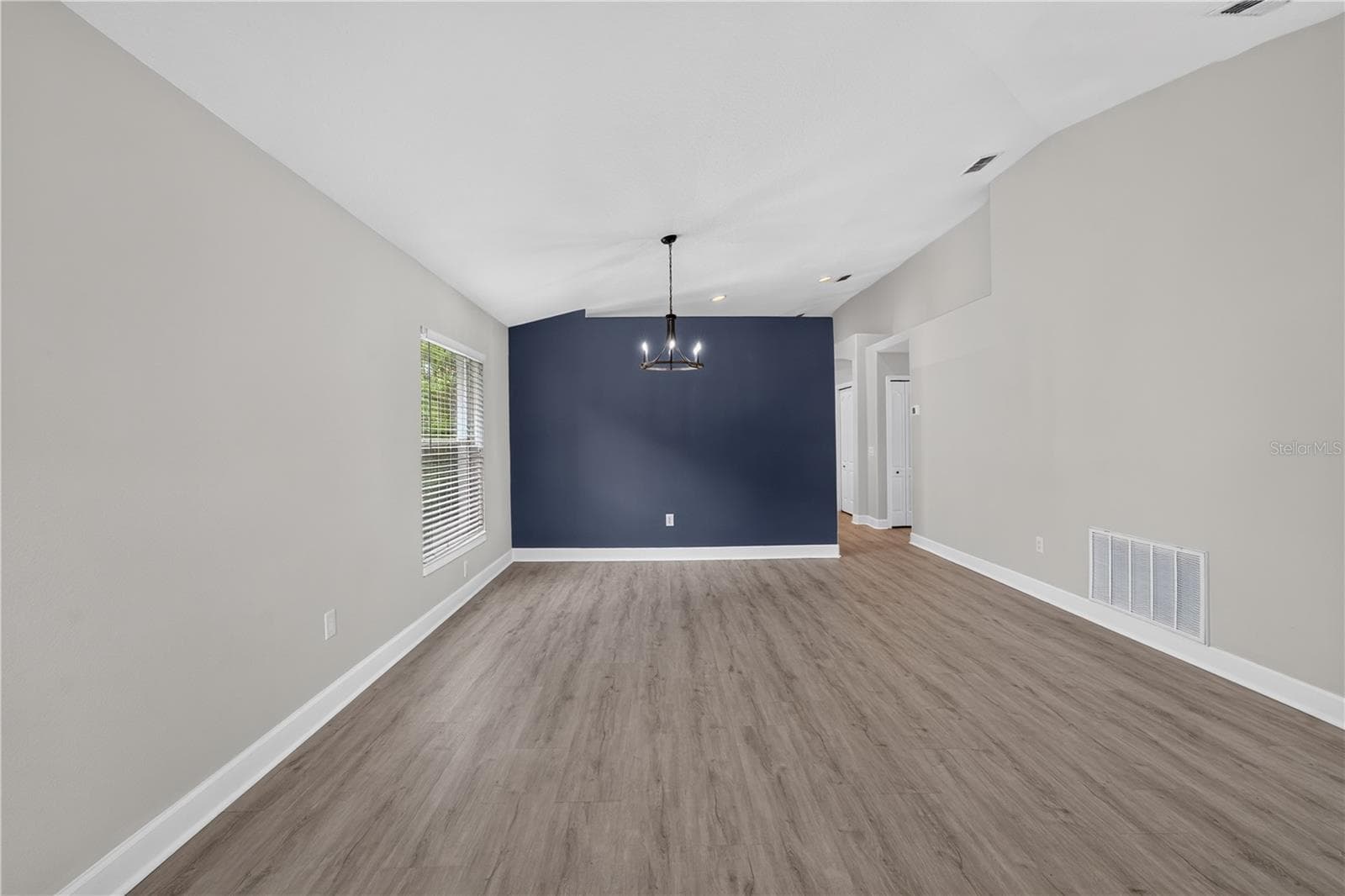Single Family Residence at 5209 ABBEY PARK AVE, TAMPA, photo 10 of 67